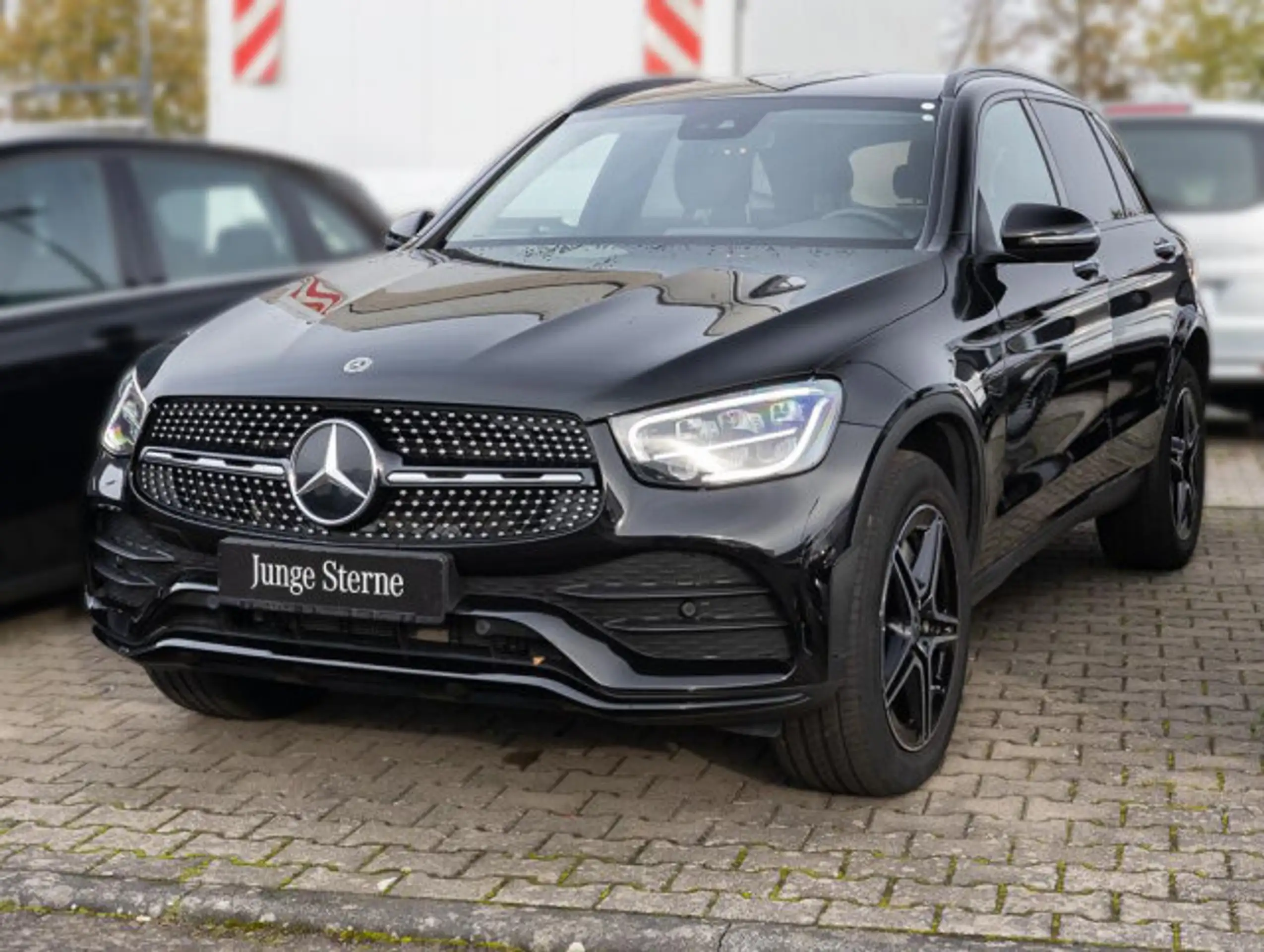 Mercedes-Benz - GLC 300