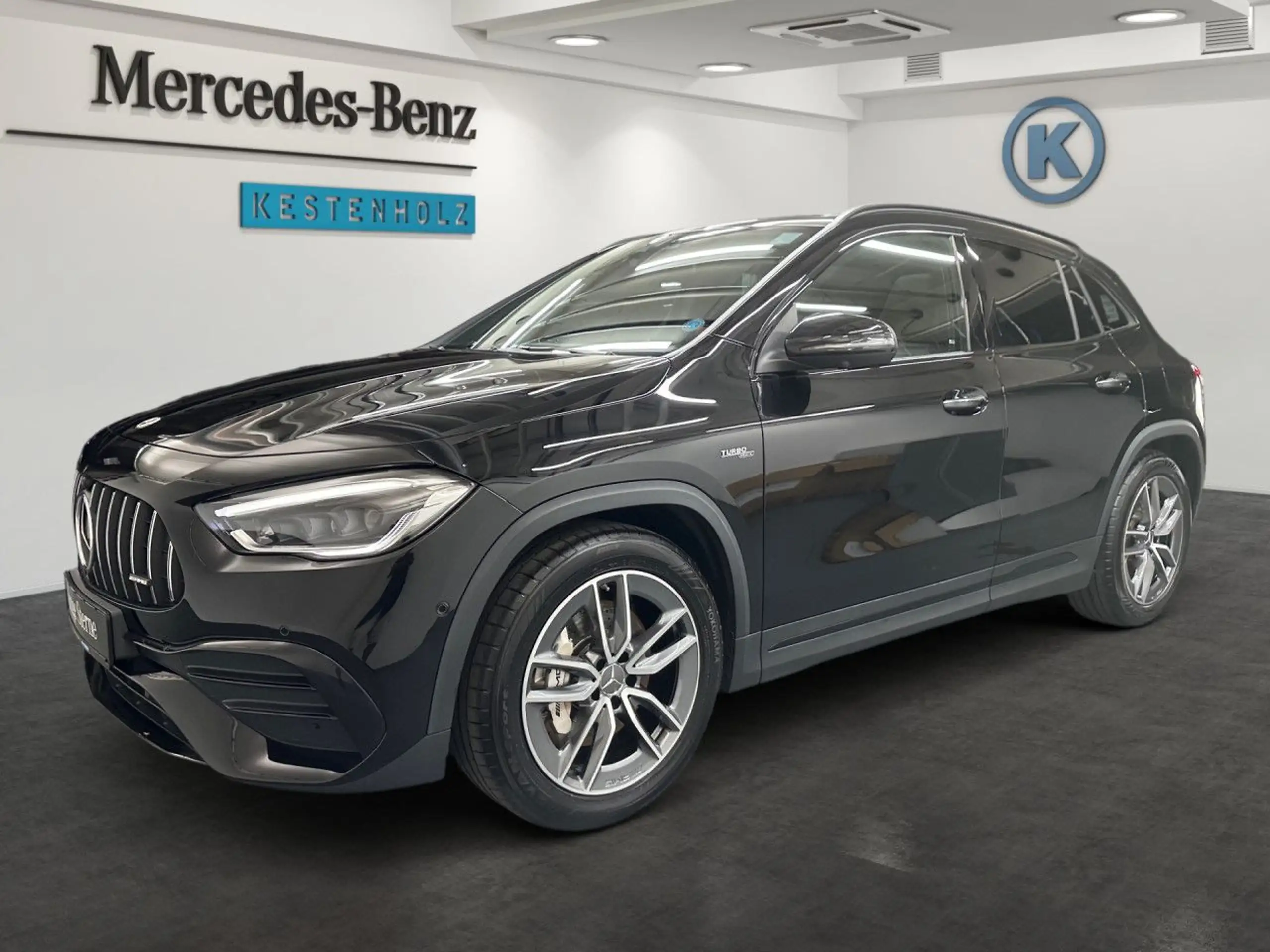 Mercedes-Benz - GLA 35 AMG