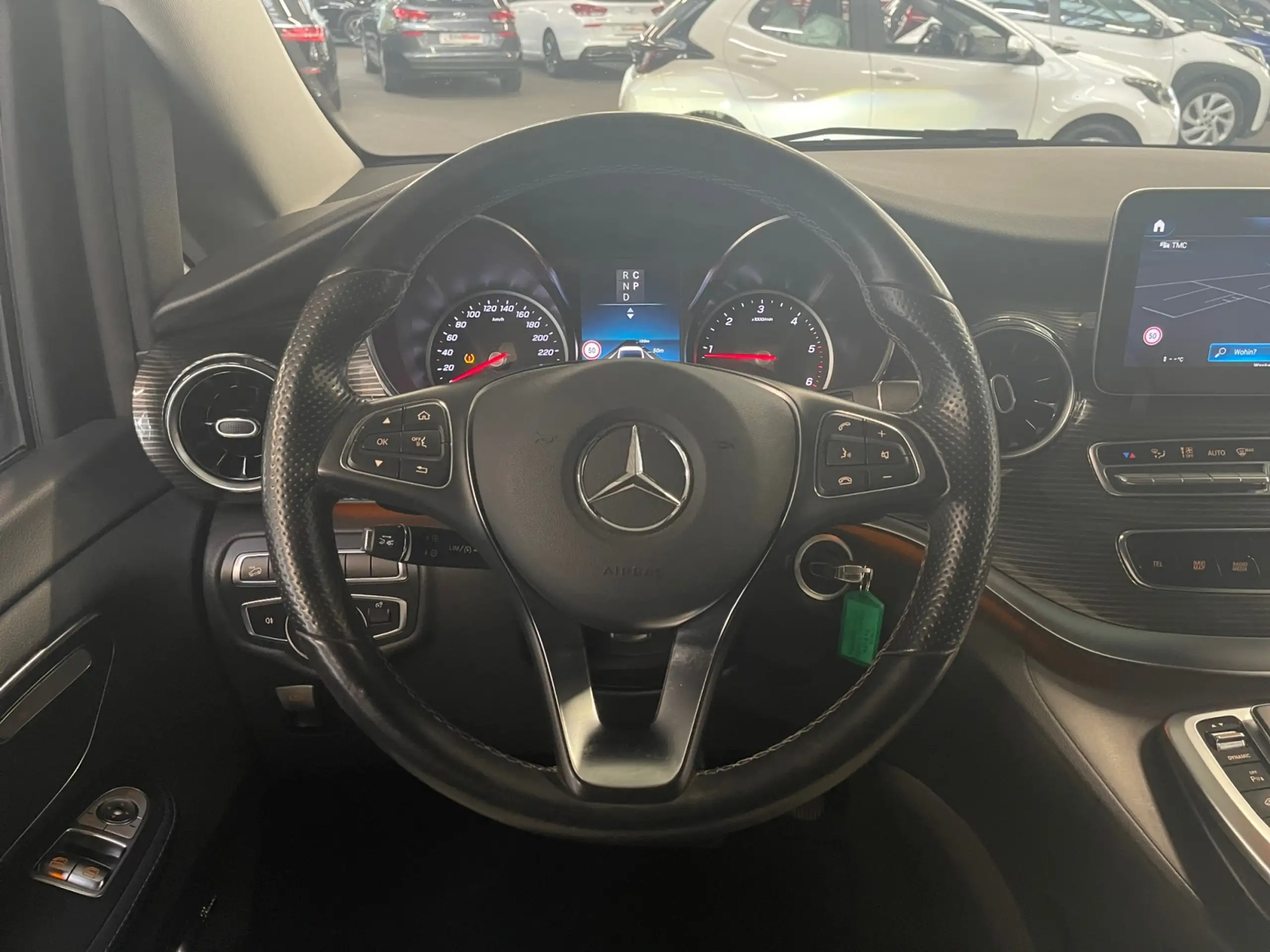 Mercedes-Benz - V 300