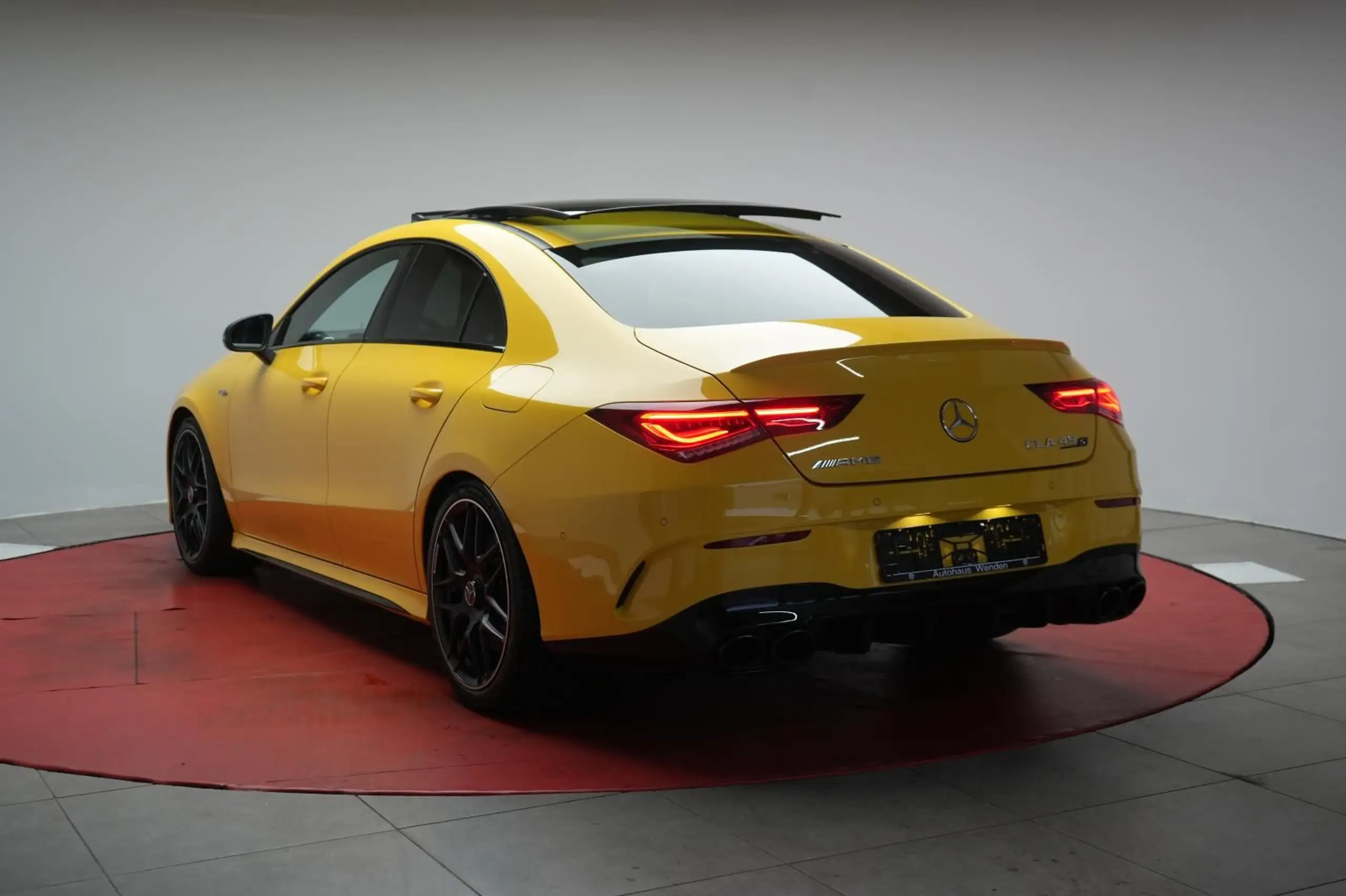 Mercedes-Benz - CLA 45 AMG