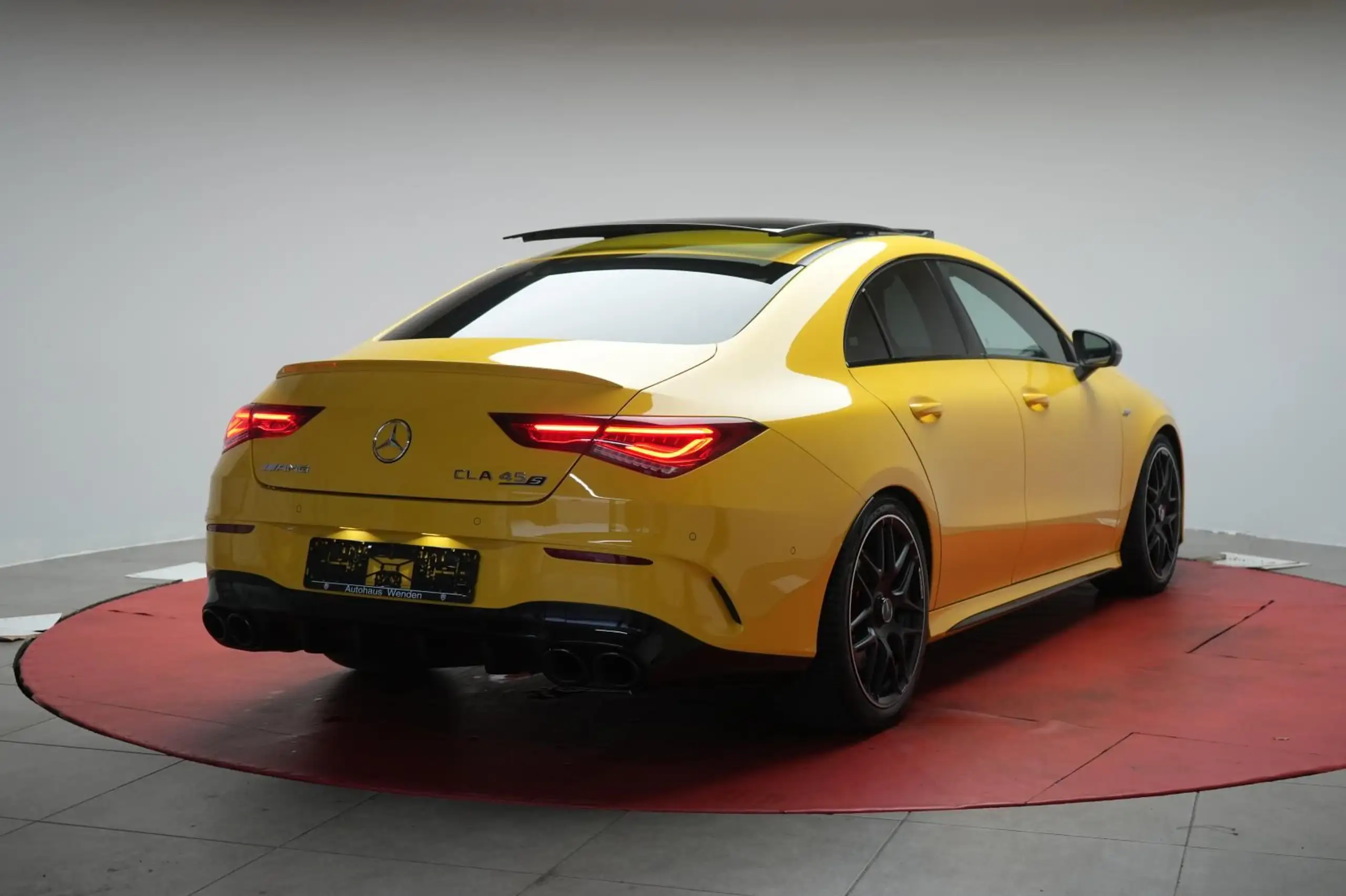 Mercedes-Benz - CLA 45 AMG