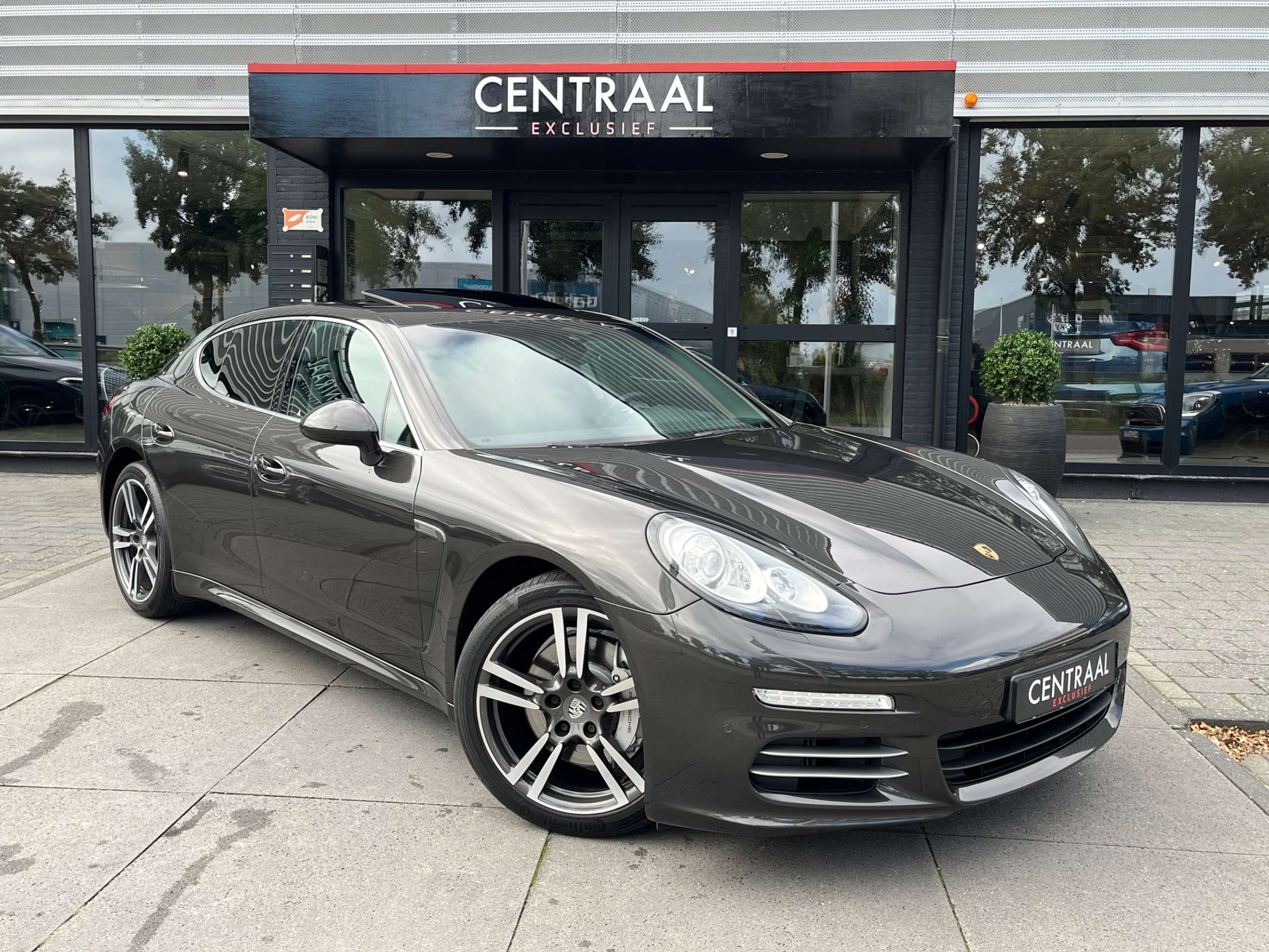 Porsche - Panamera