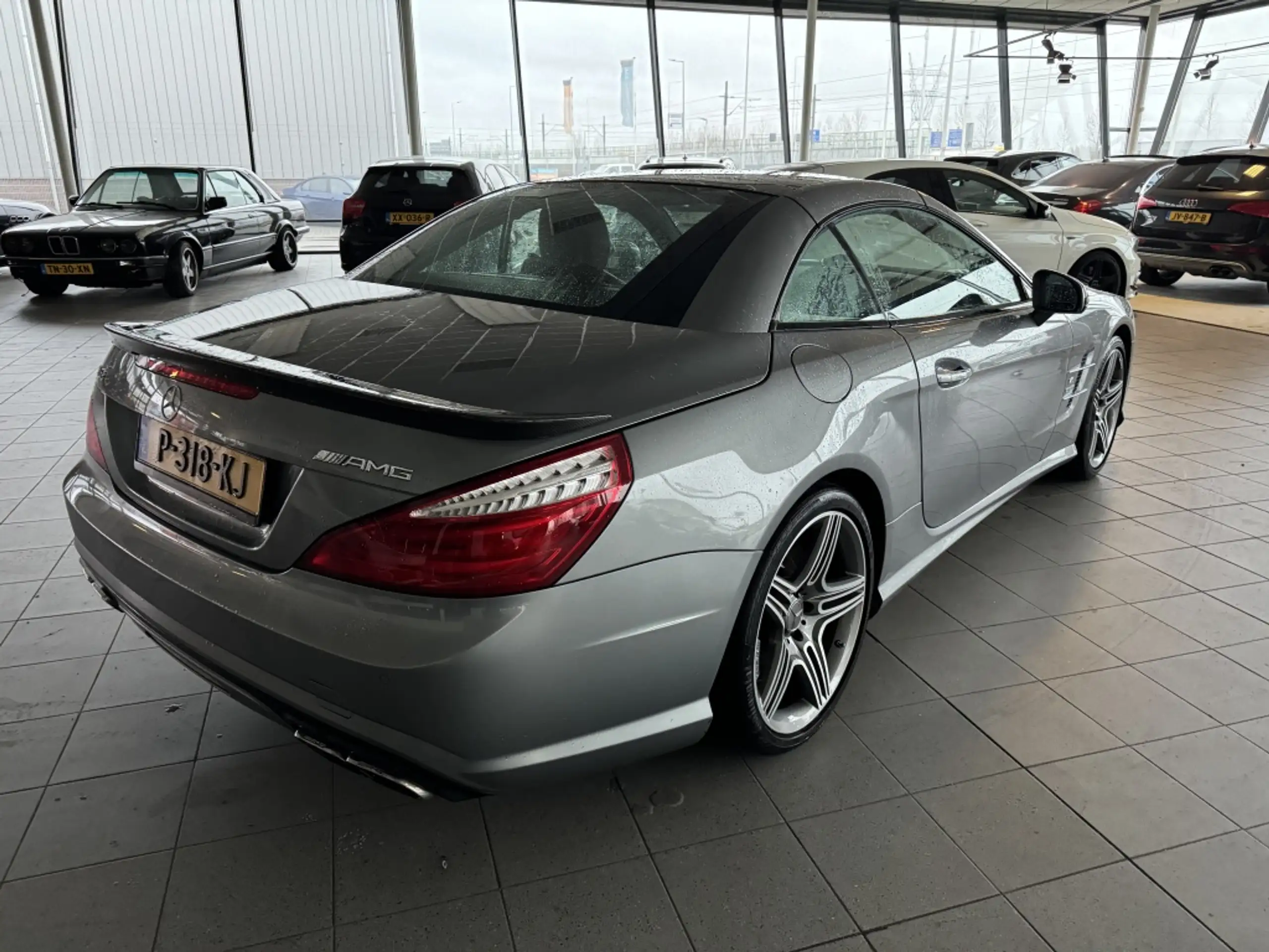 Mercedes-Benz - SL 63 AMG