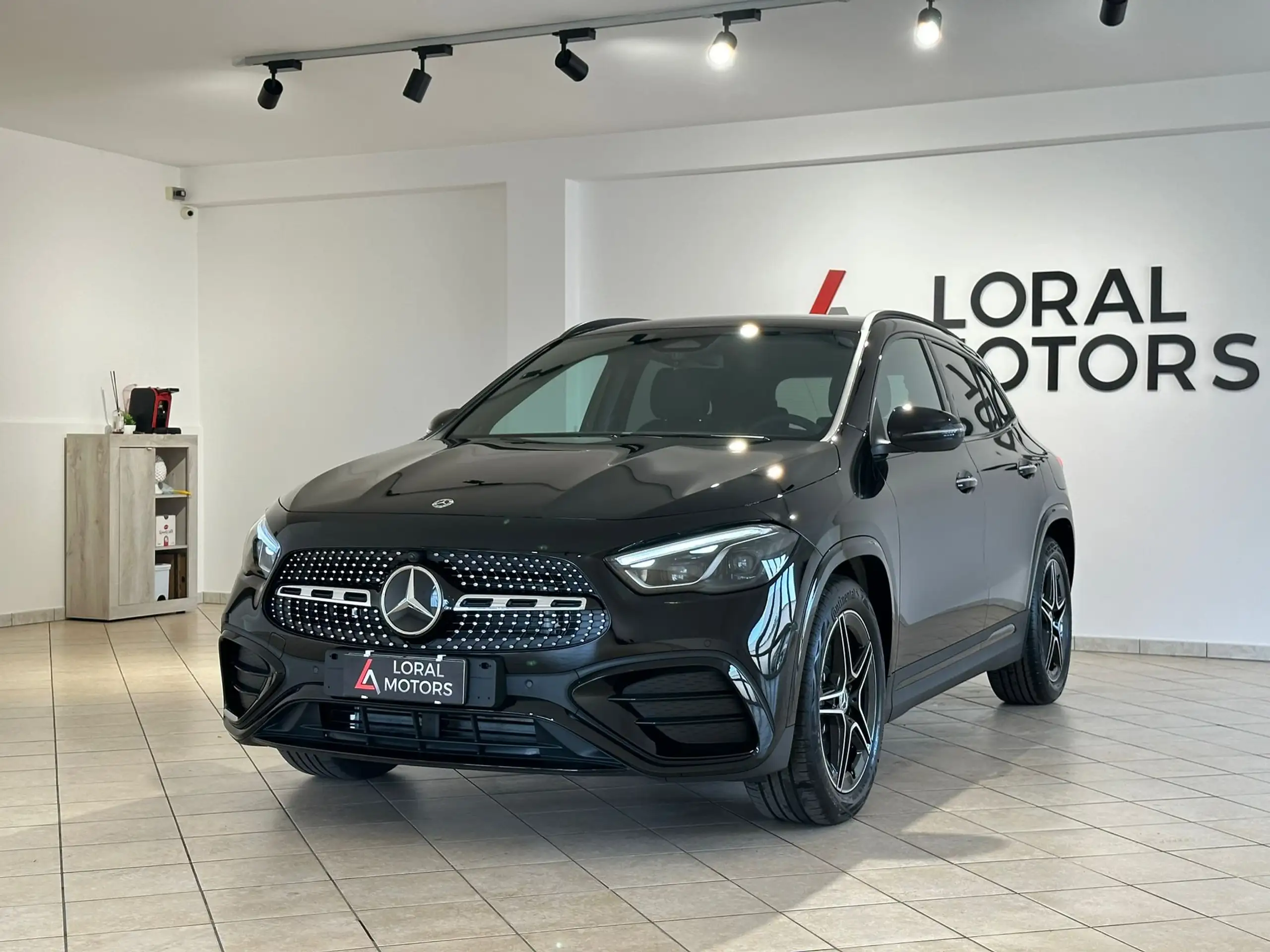 Mercedes-Benz - GLA 200