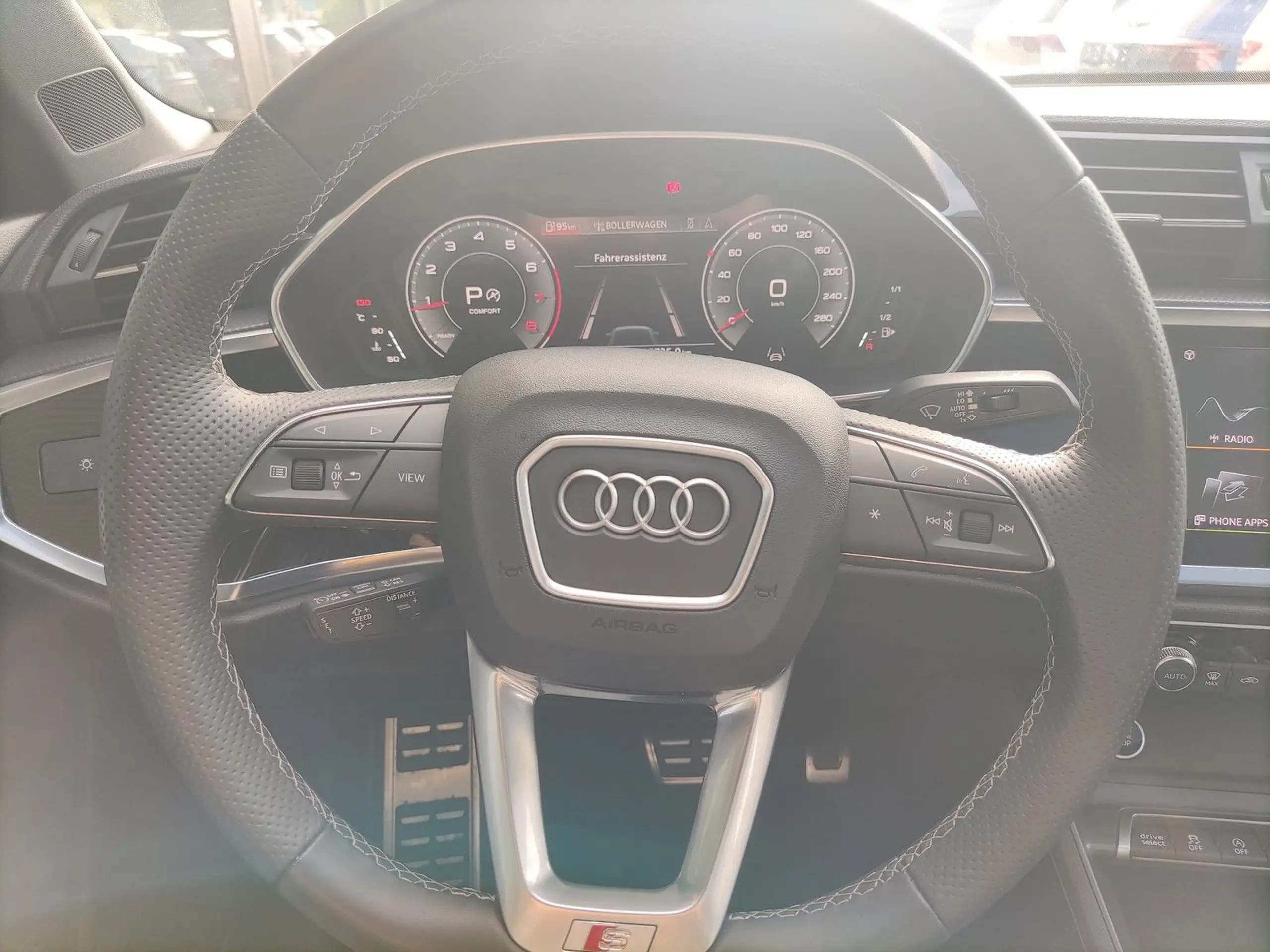 Audi - Q3