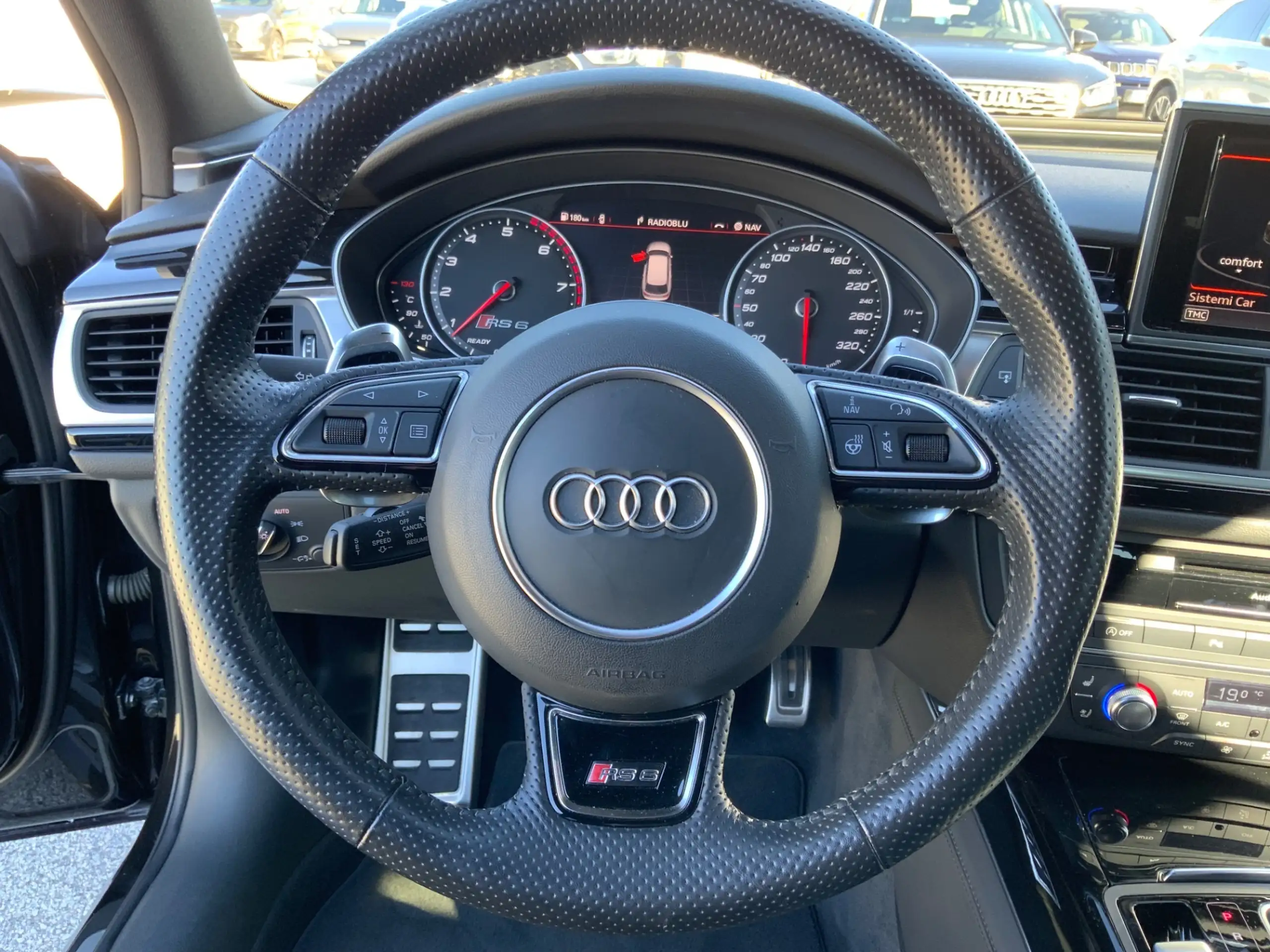 Audi - A6