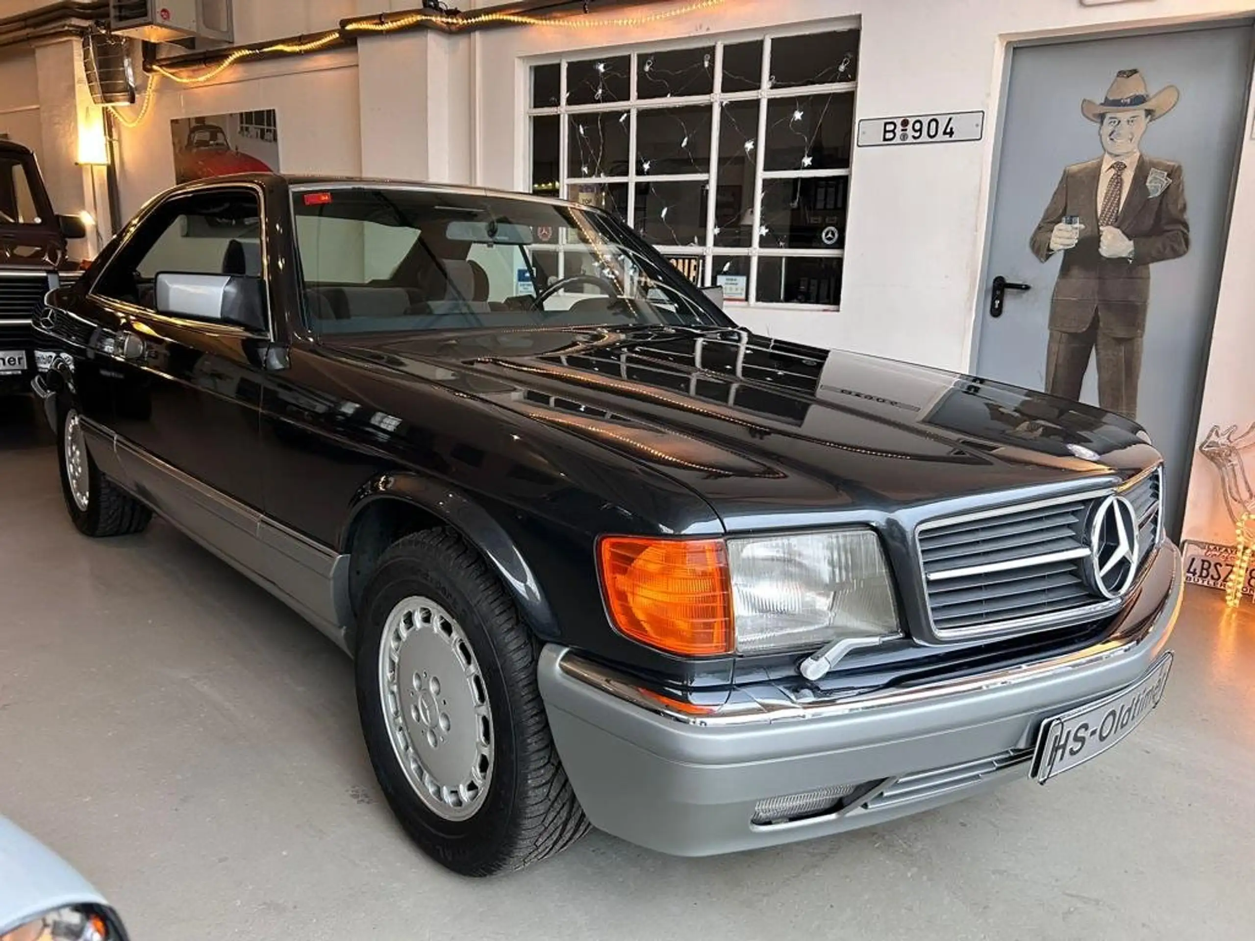 Mercedes-Benz - 560