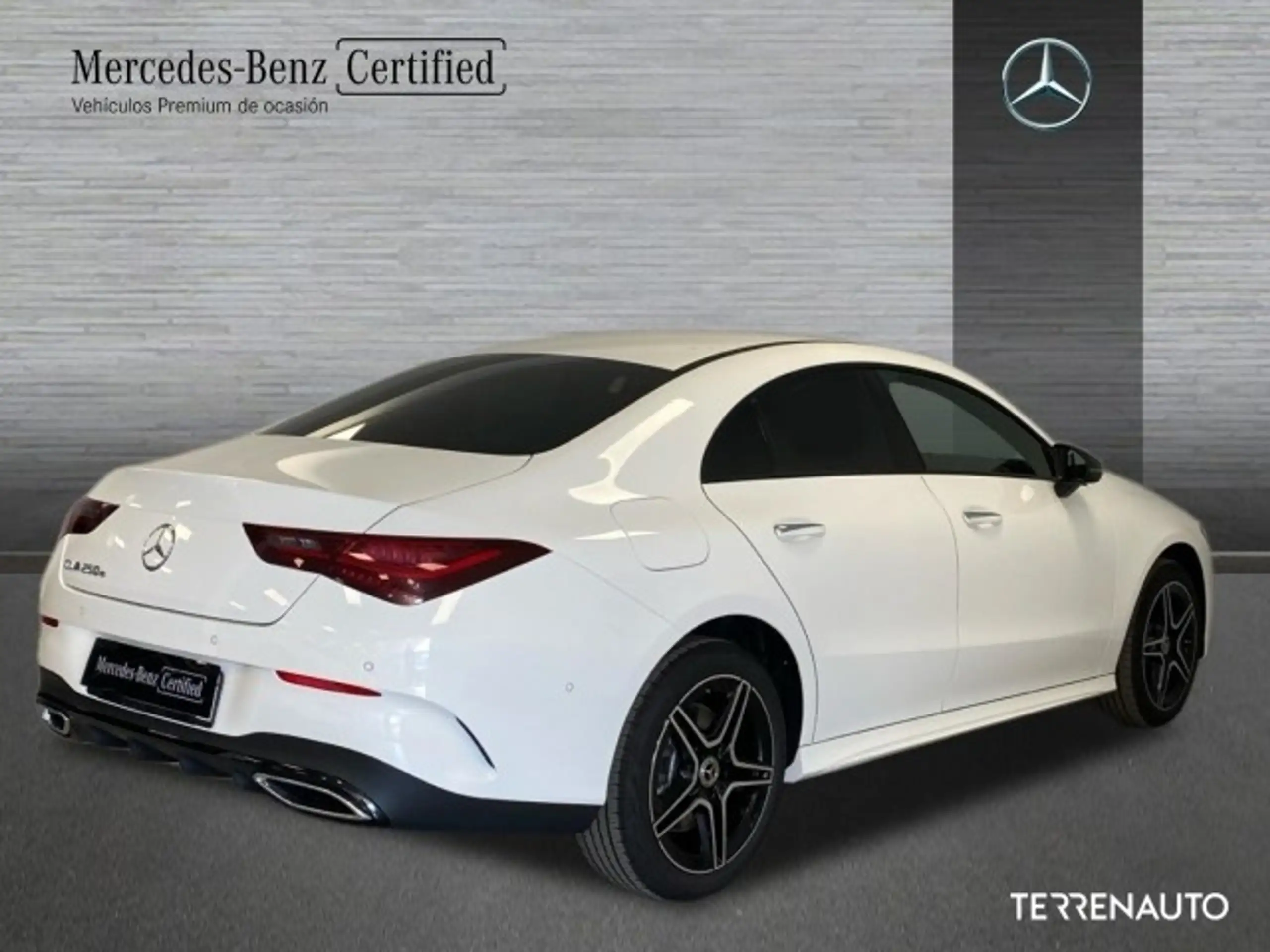 Mercedes-Benz - CLA 250