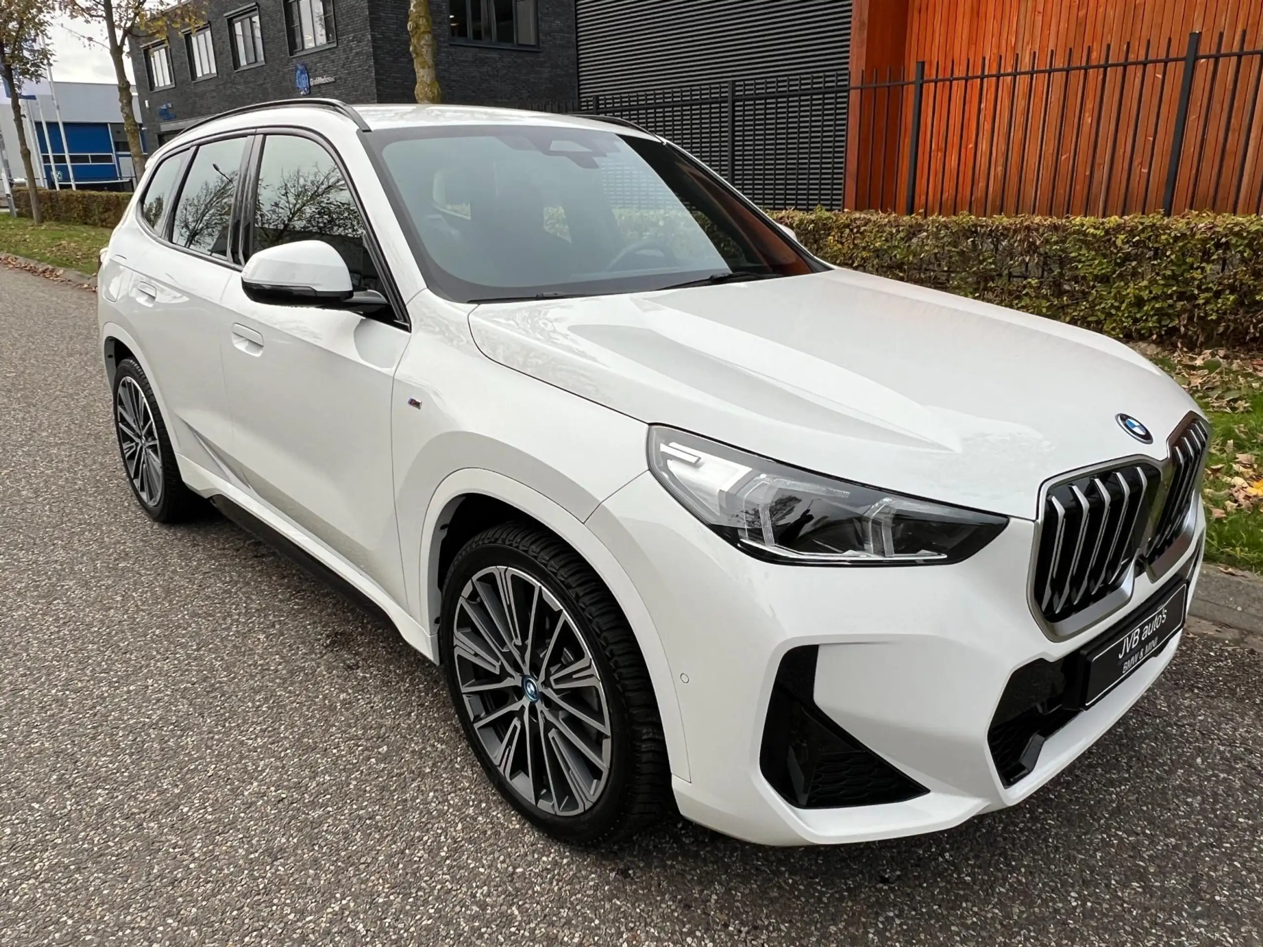 BMW - X1