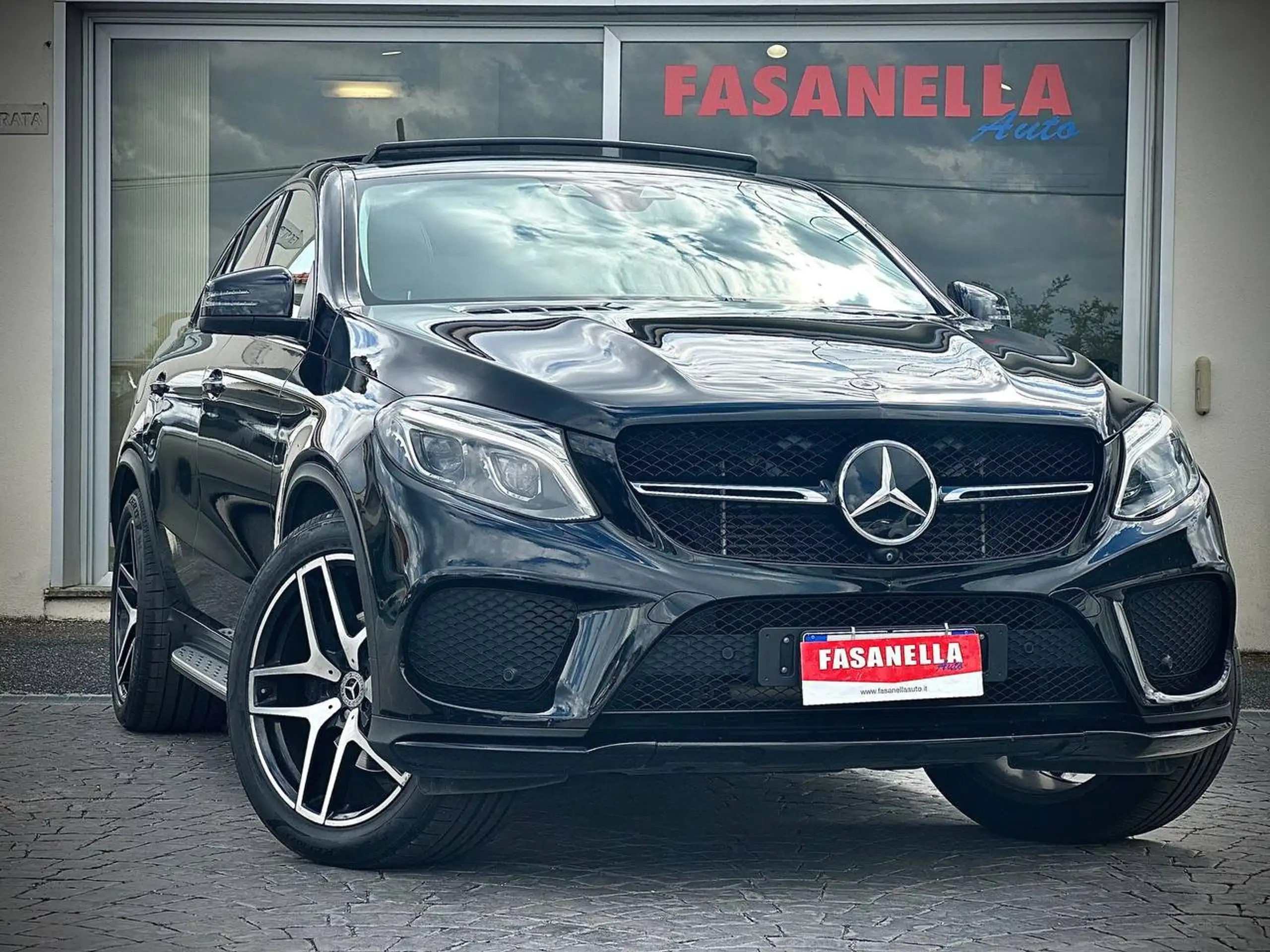 Mercedes-Benz - GLE 350