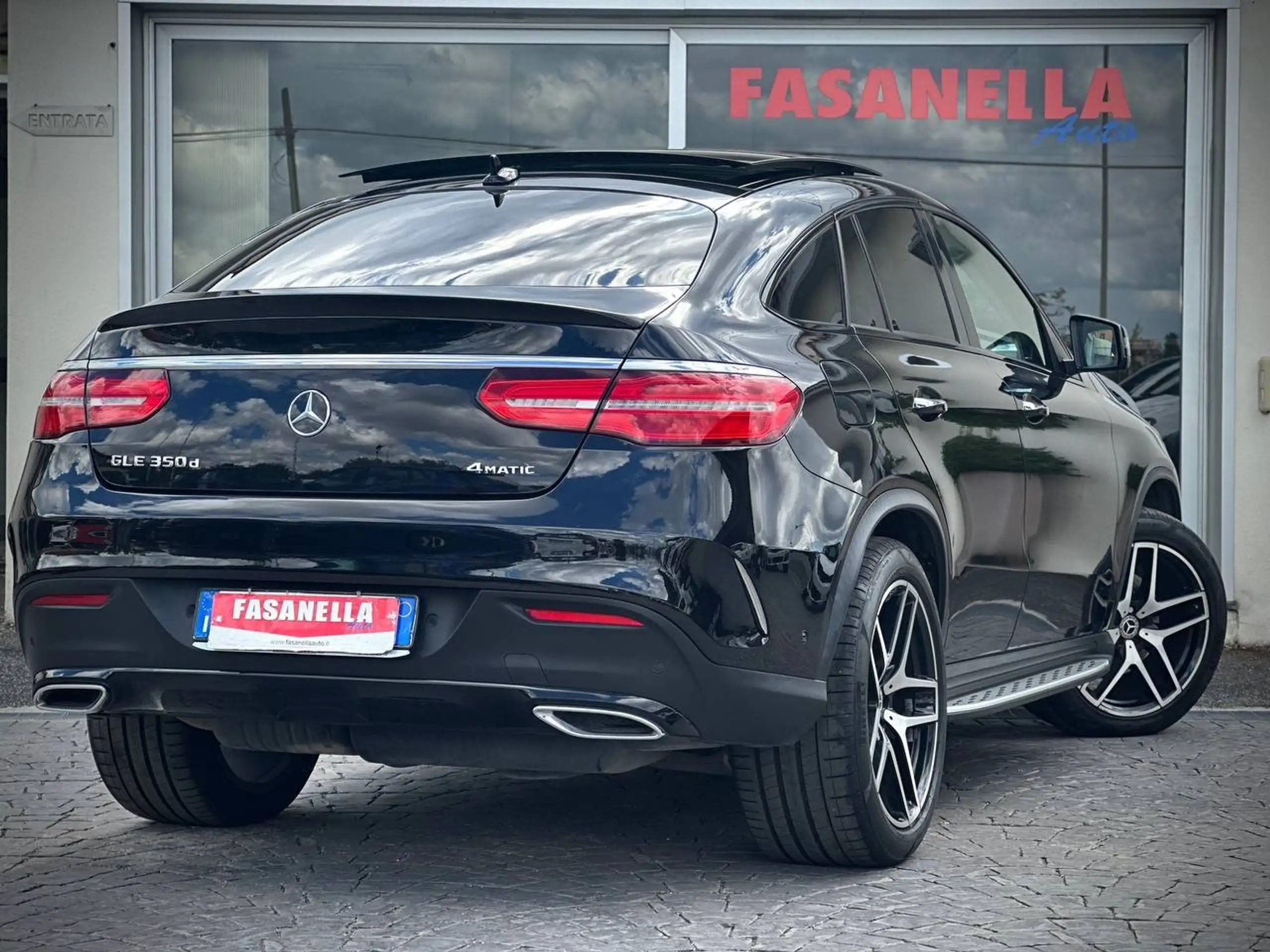 Mercedes-Benz - GLE 350