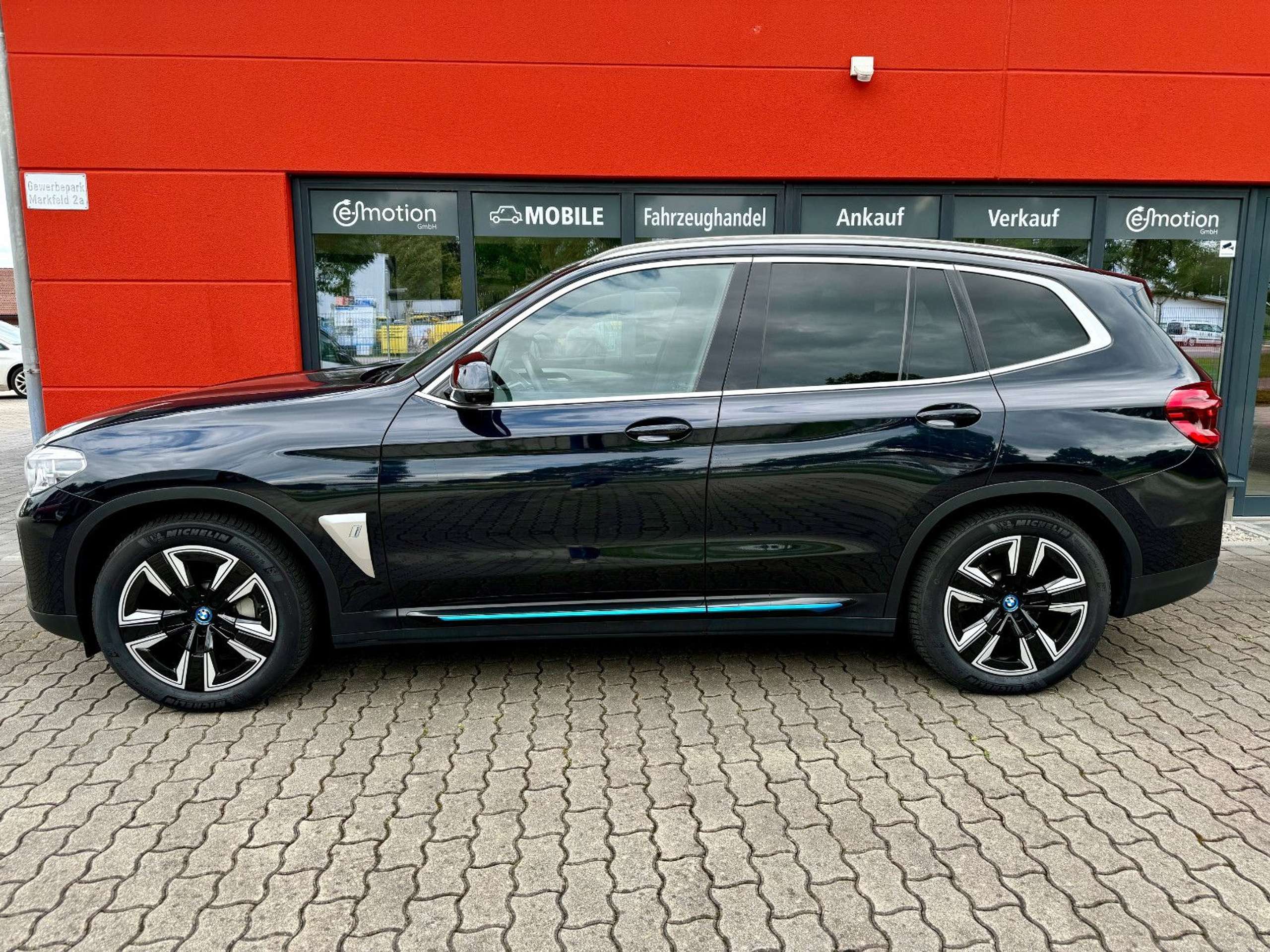 BMW - iX3