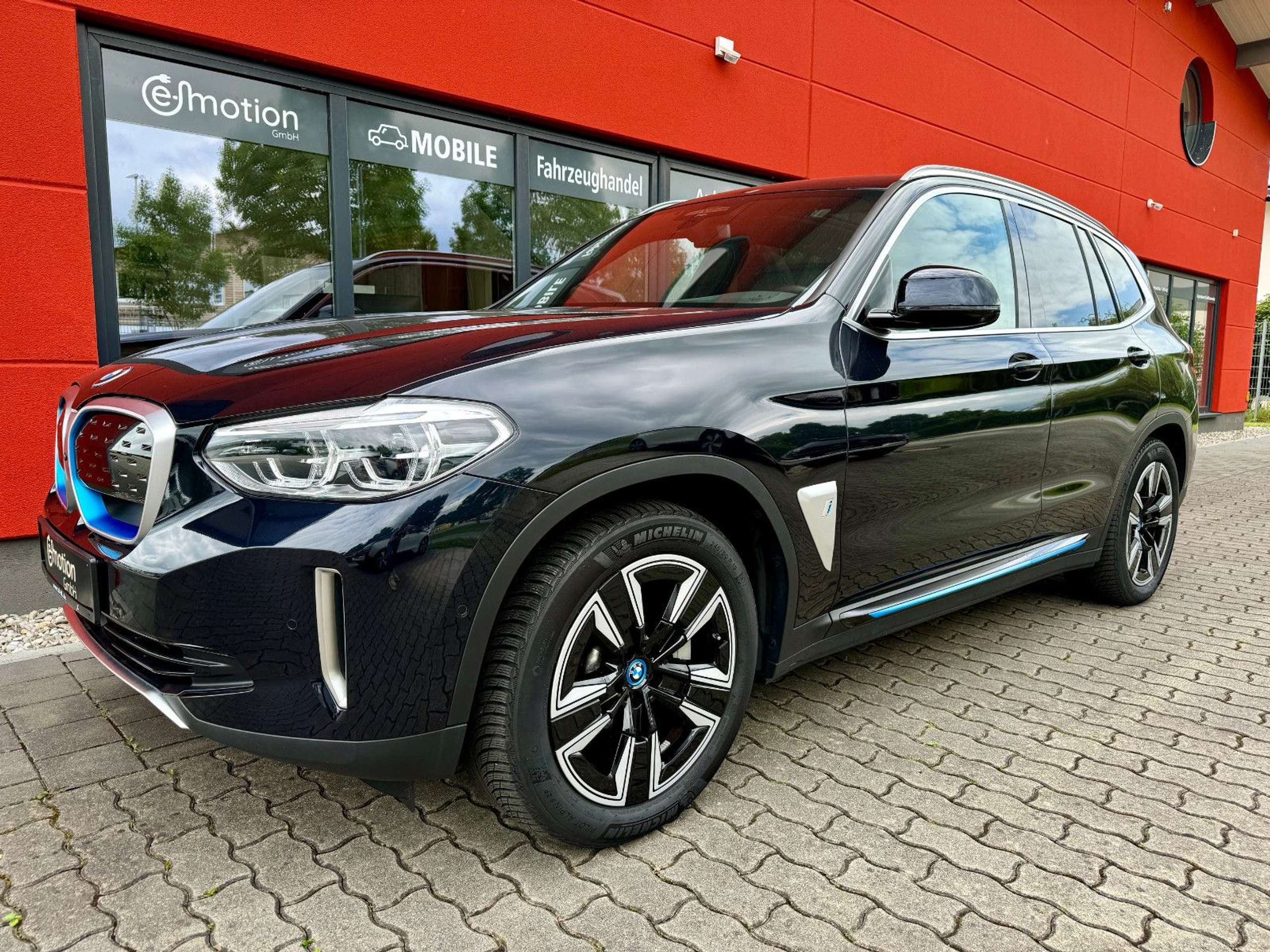 BMW - iX3