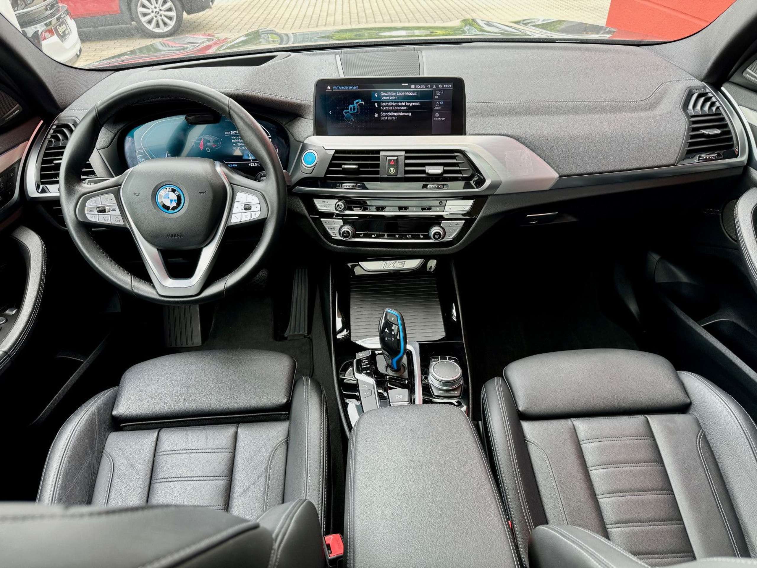 BMW - iX3