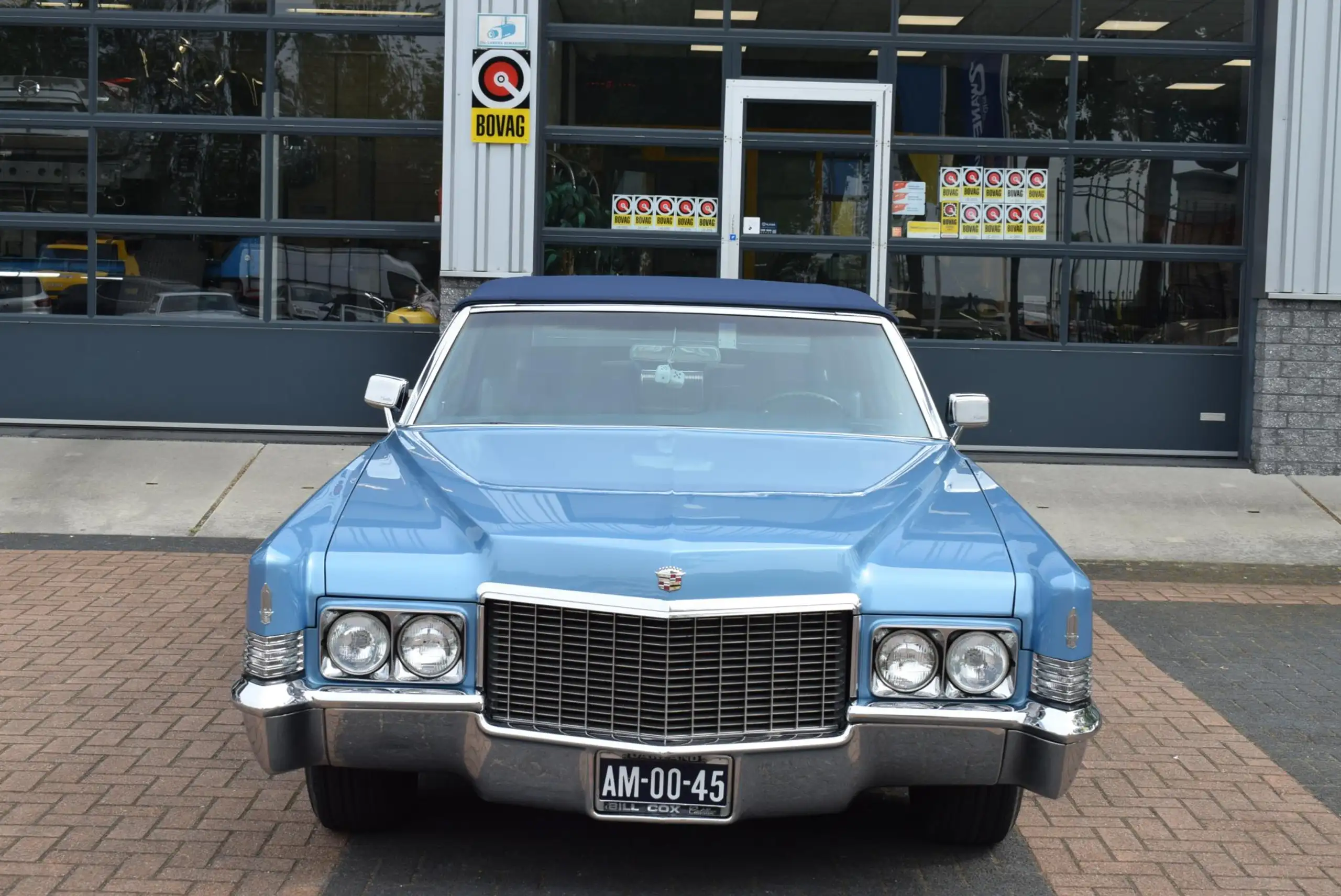 Cadillac - Deville