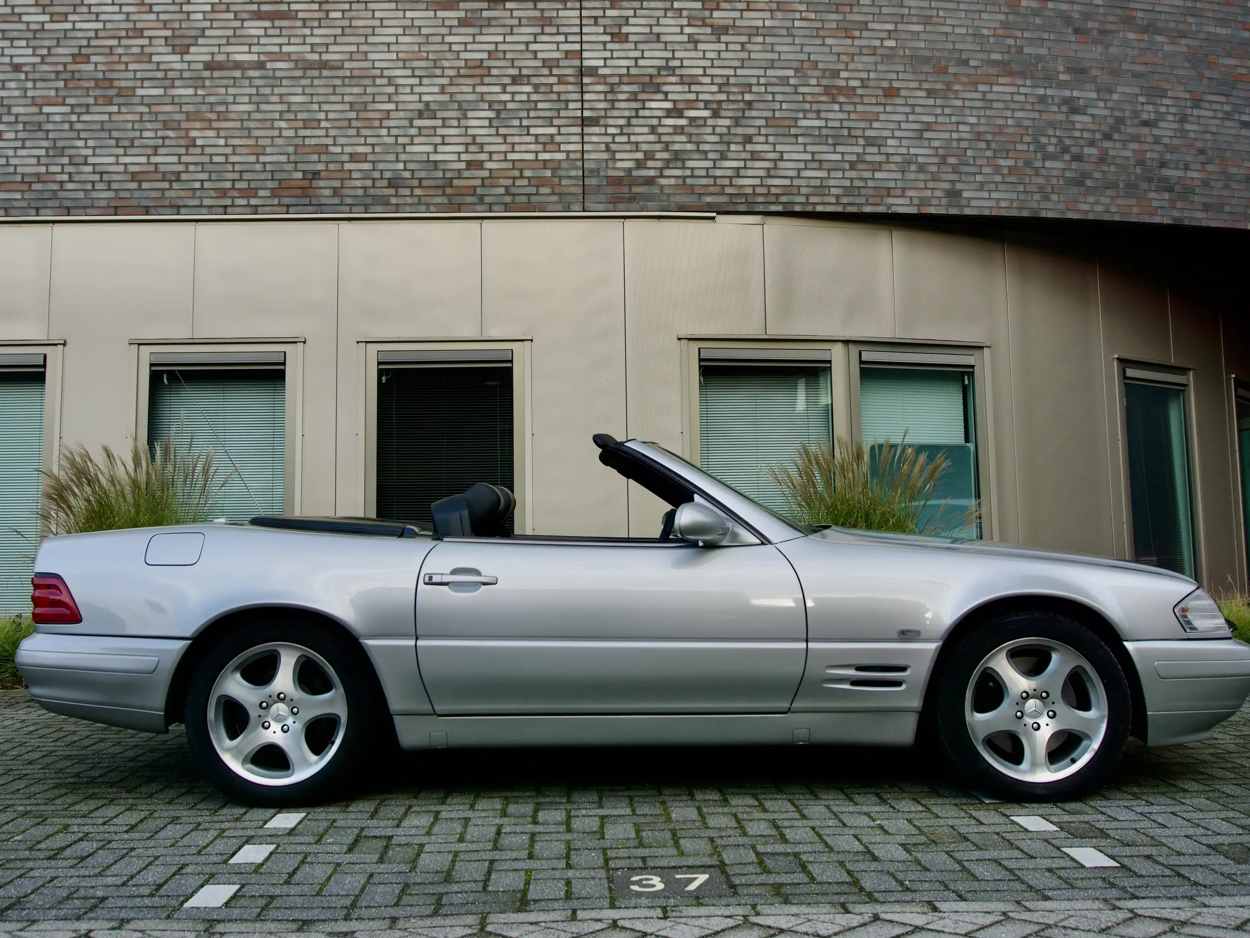 Mercedes-Benz - SL 500