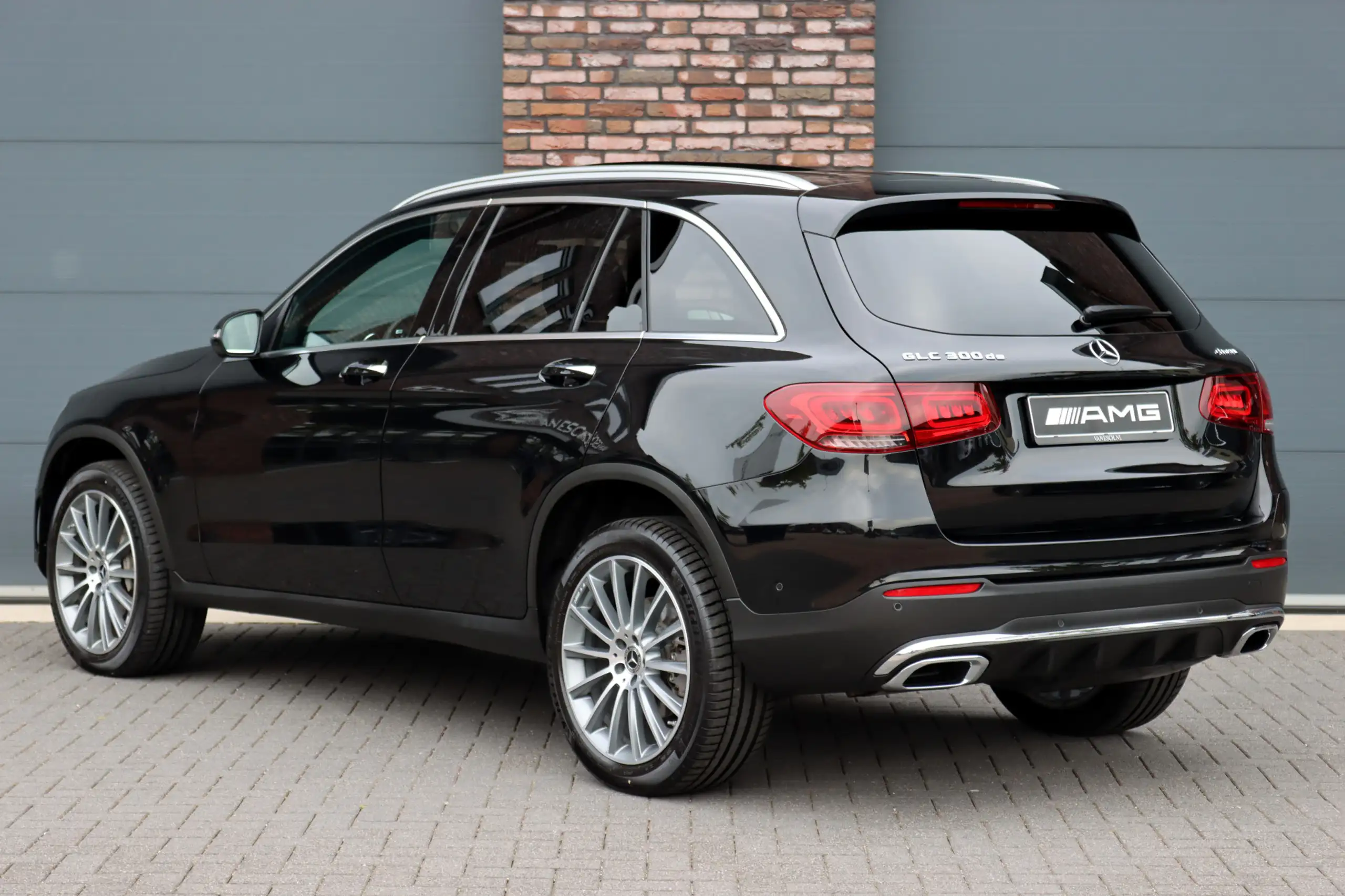 Mercedes-Benz - GLC 300