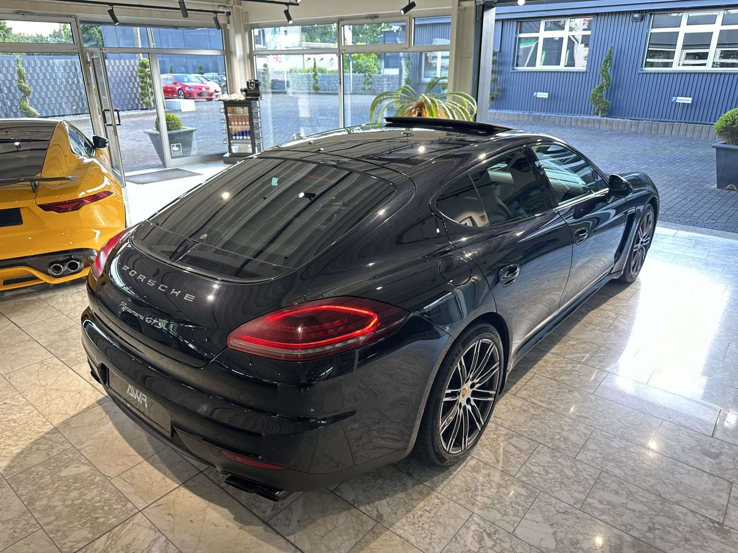 Porsche - Panamera