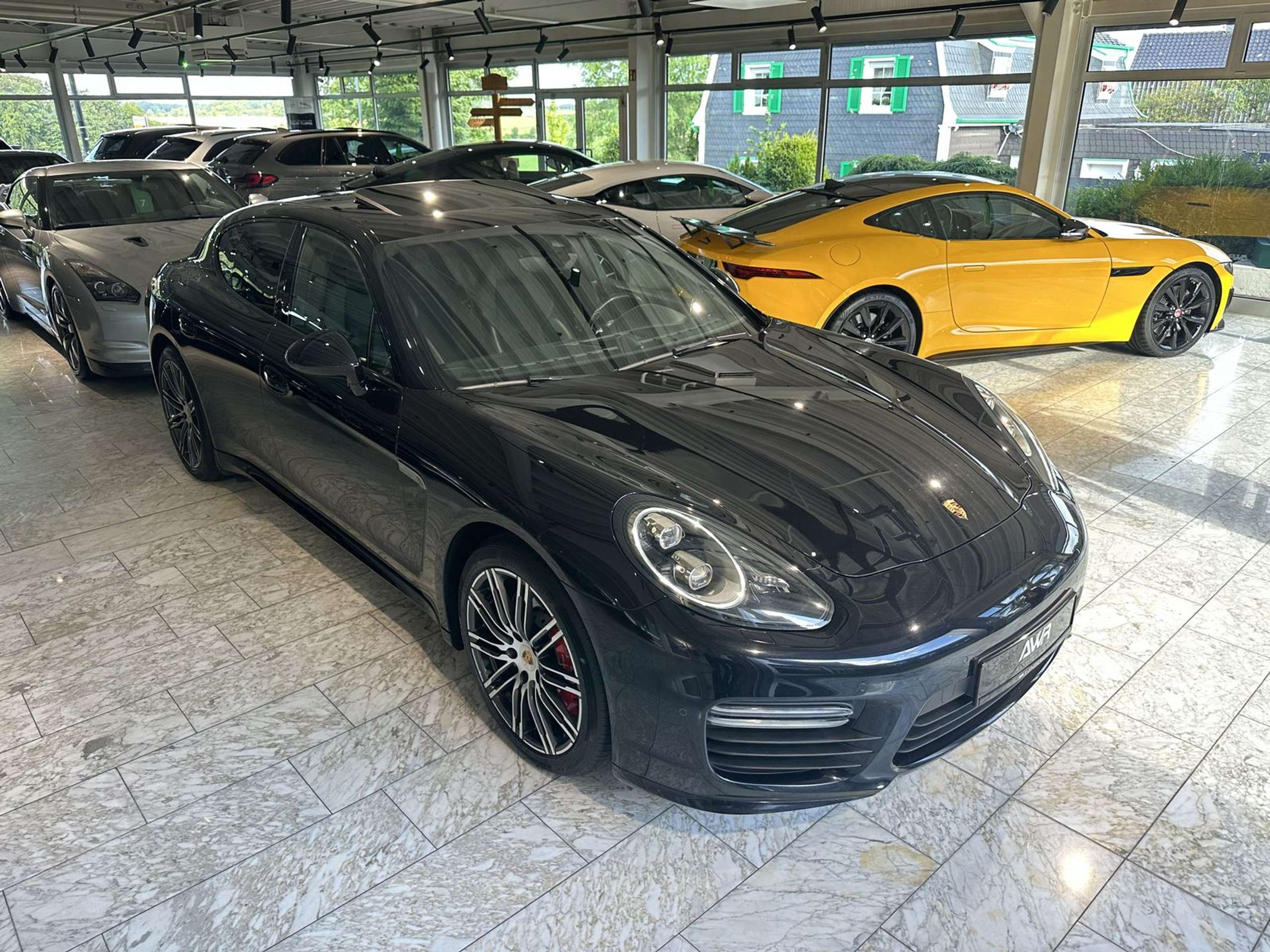 Porsche - Panamera