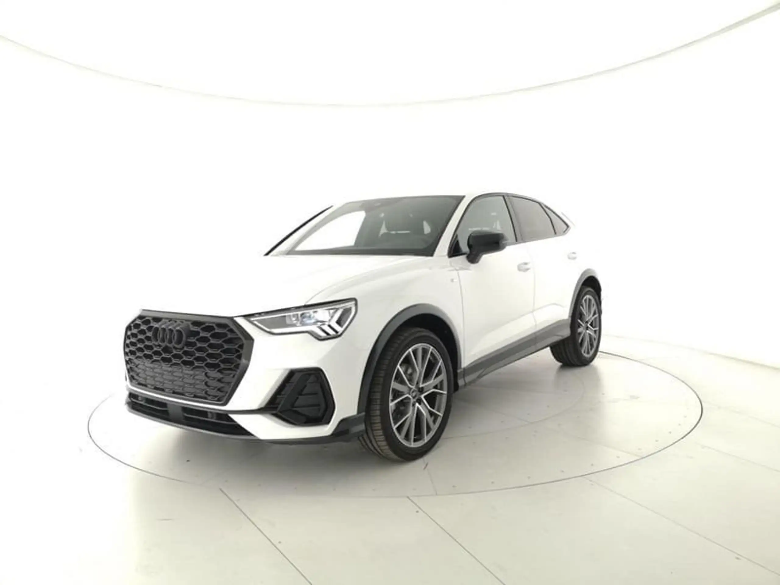 Audi - Q3