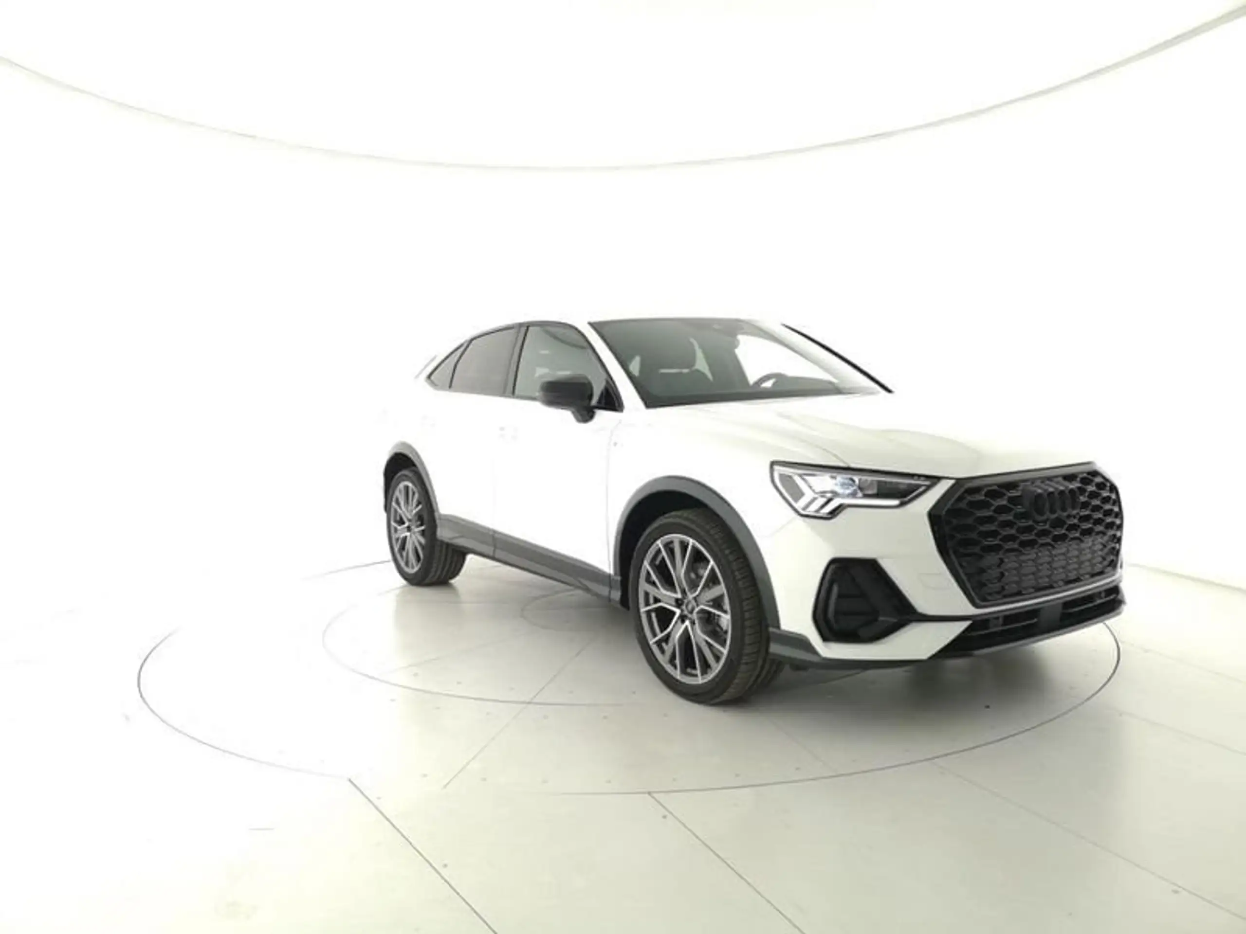 Audi - Q3