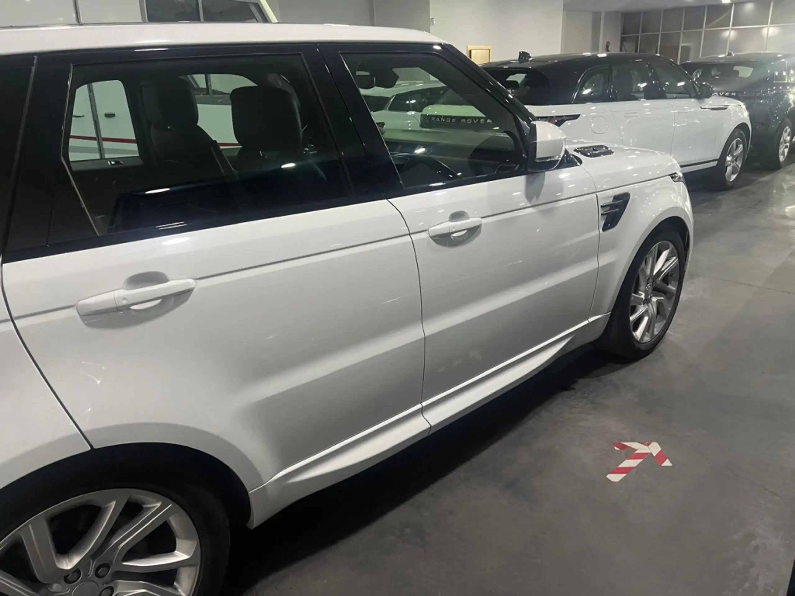 Land Rover - Range Rover Sport