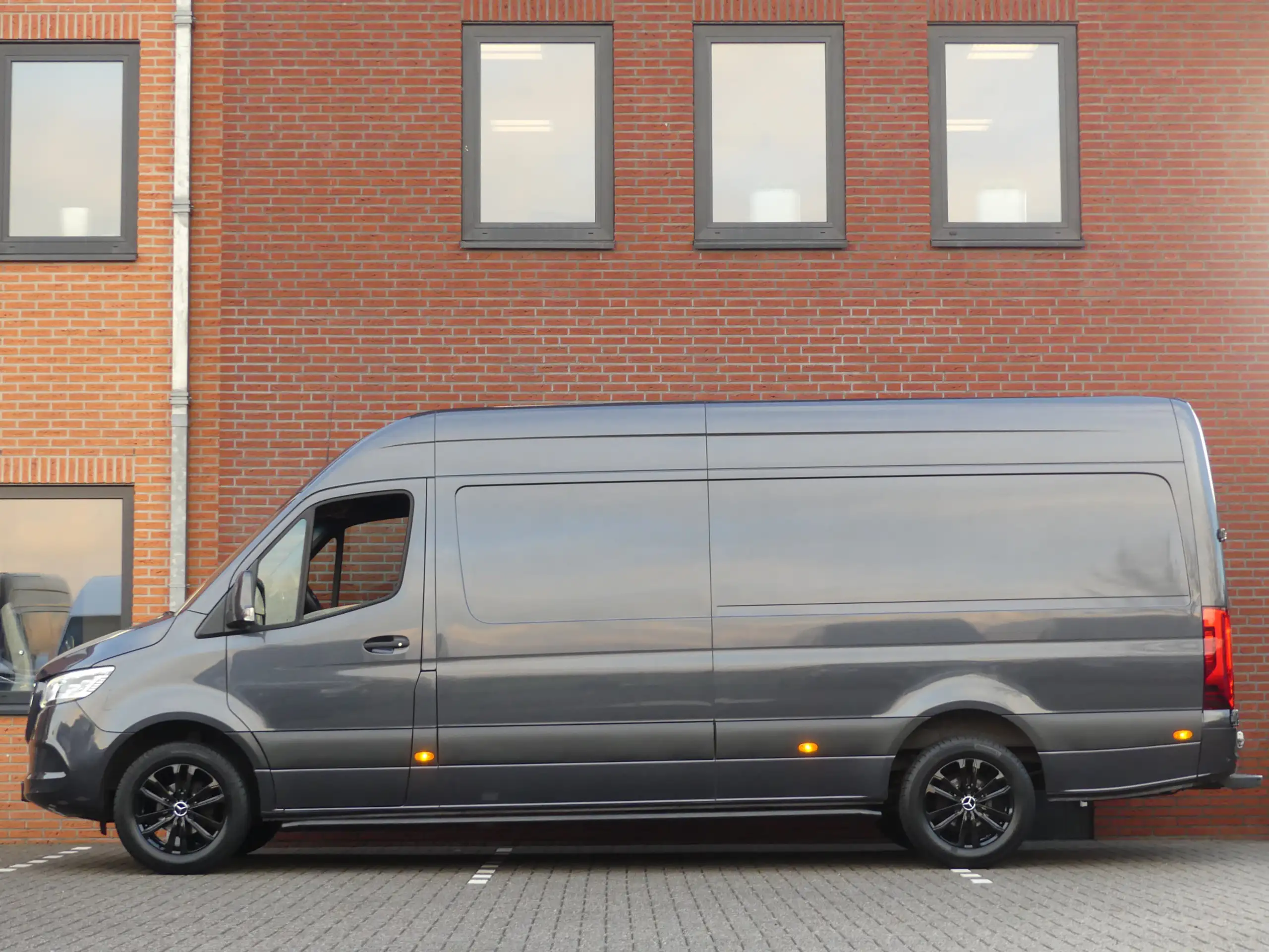 Mercedes-Benz - Sprinter