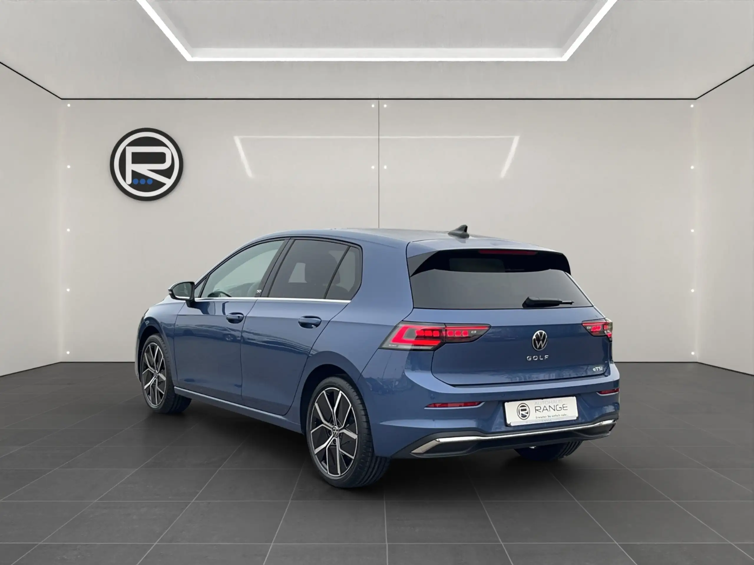 Volkswagen - Golf