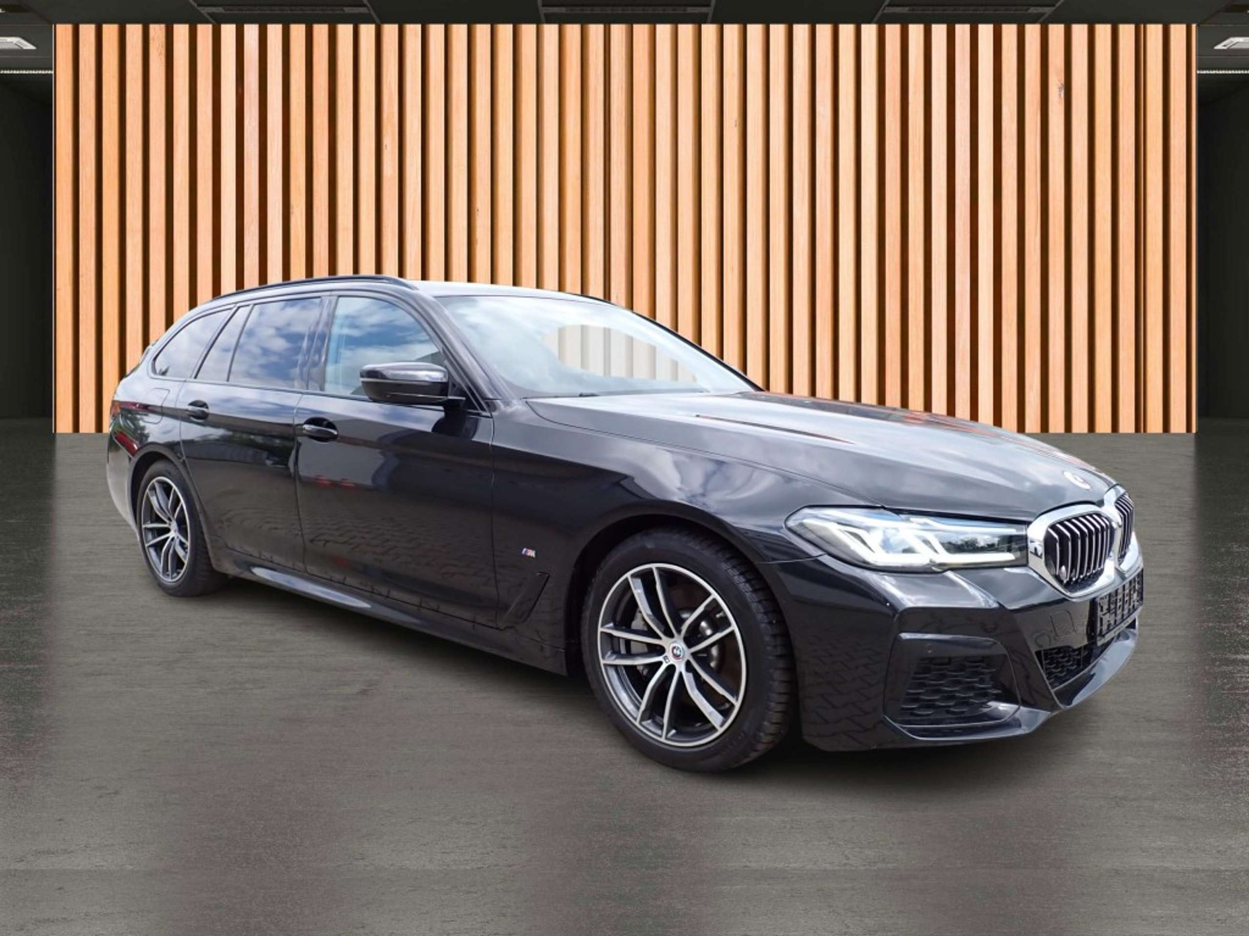 BMW - 530