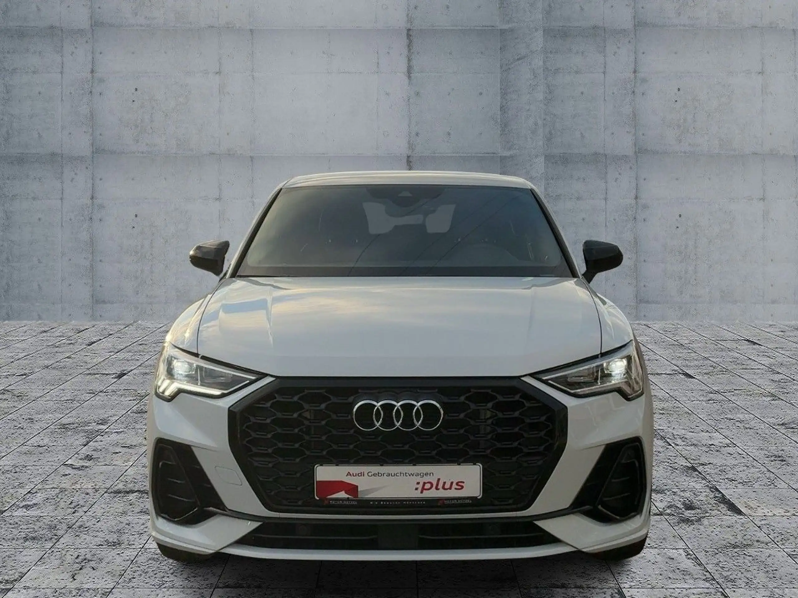 Audi - Q3