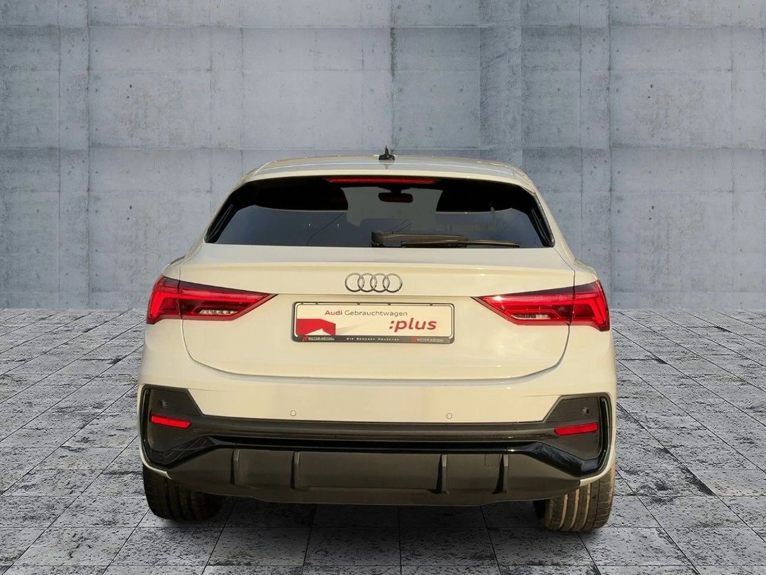 Audi - Q3