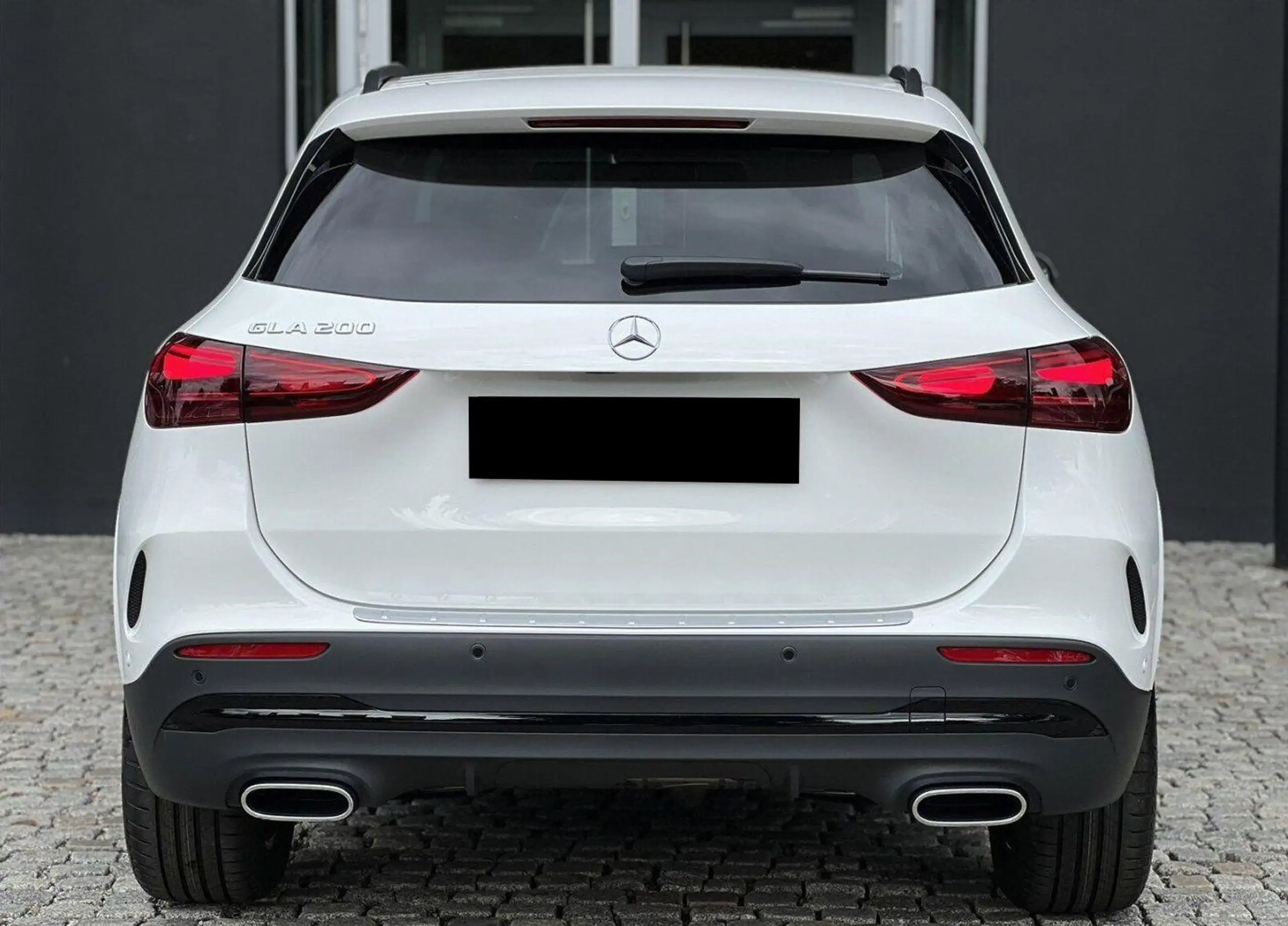 Mercedes-Benz - CLA 200