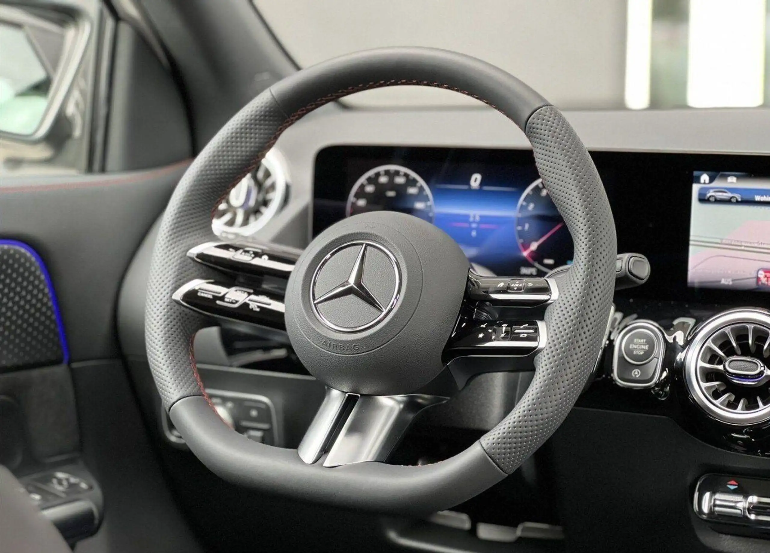 Mercedes-Benz - CLA 200