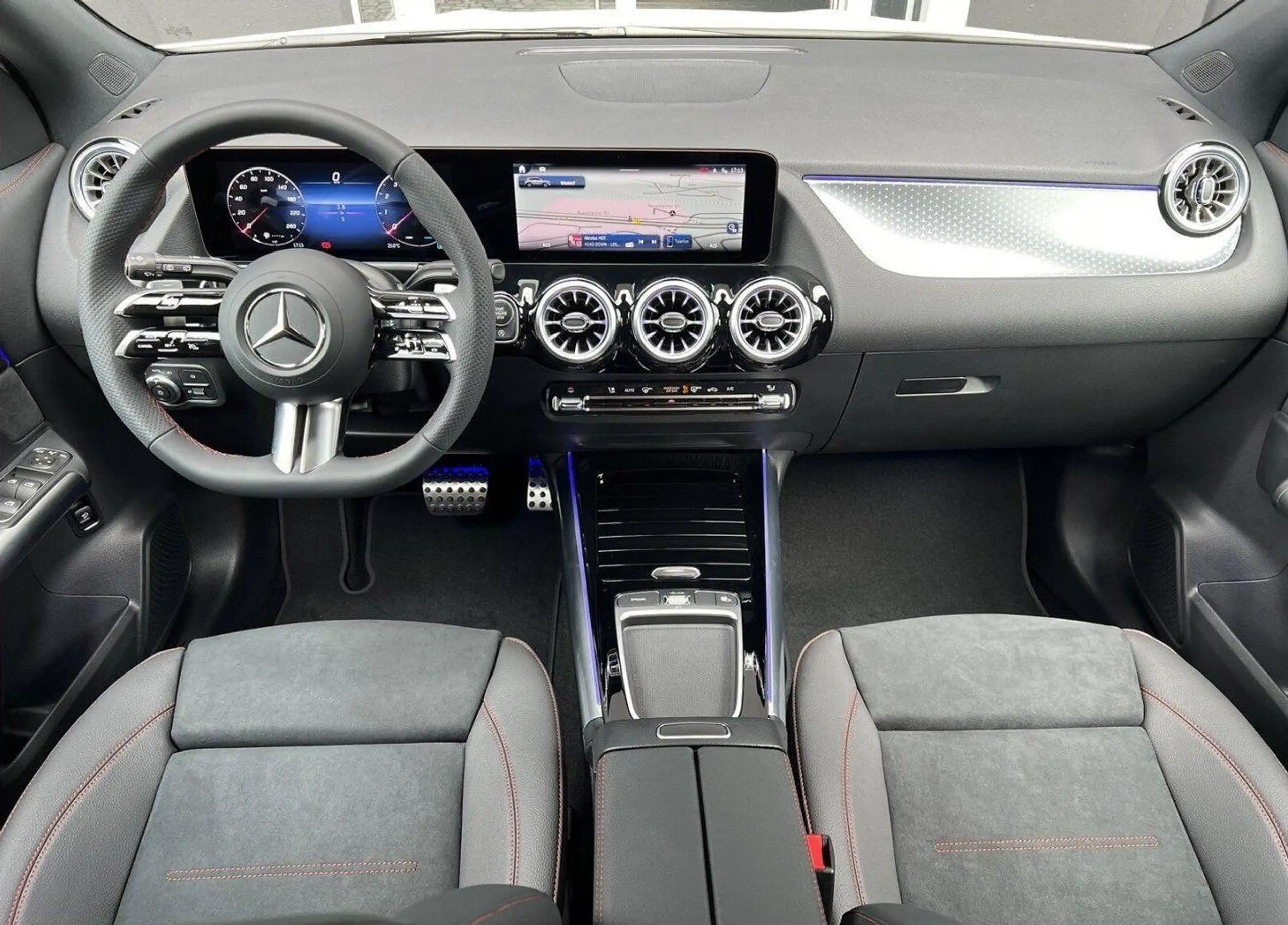 Mercedes-Benz - CLA 200