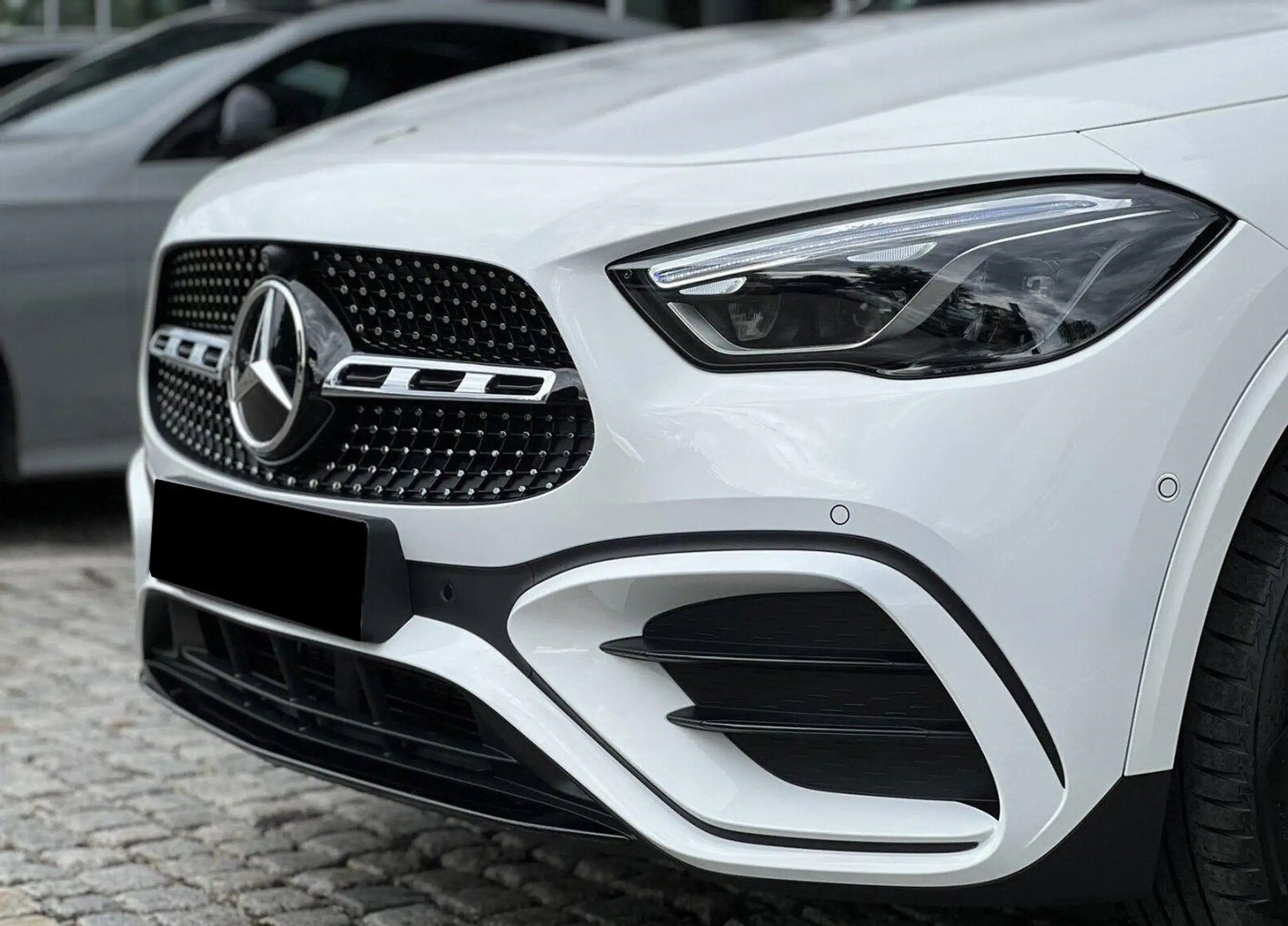 Mercedes-Benz - CLA 200