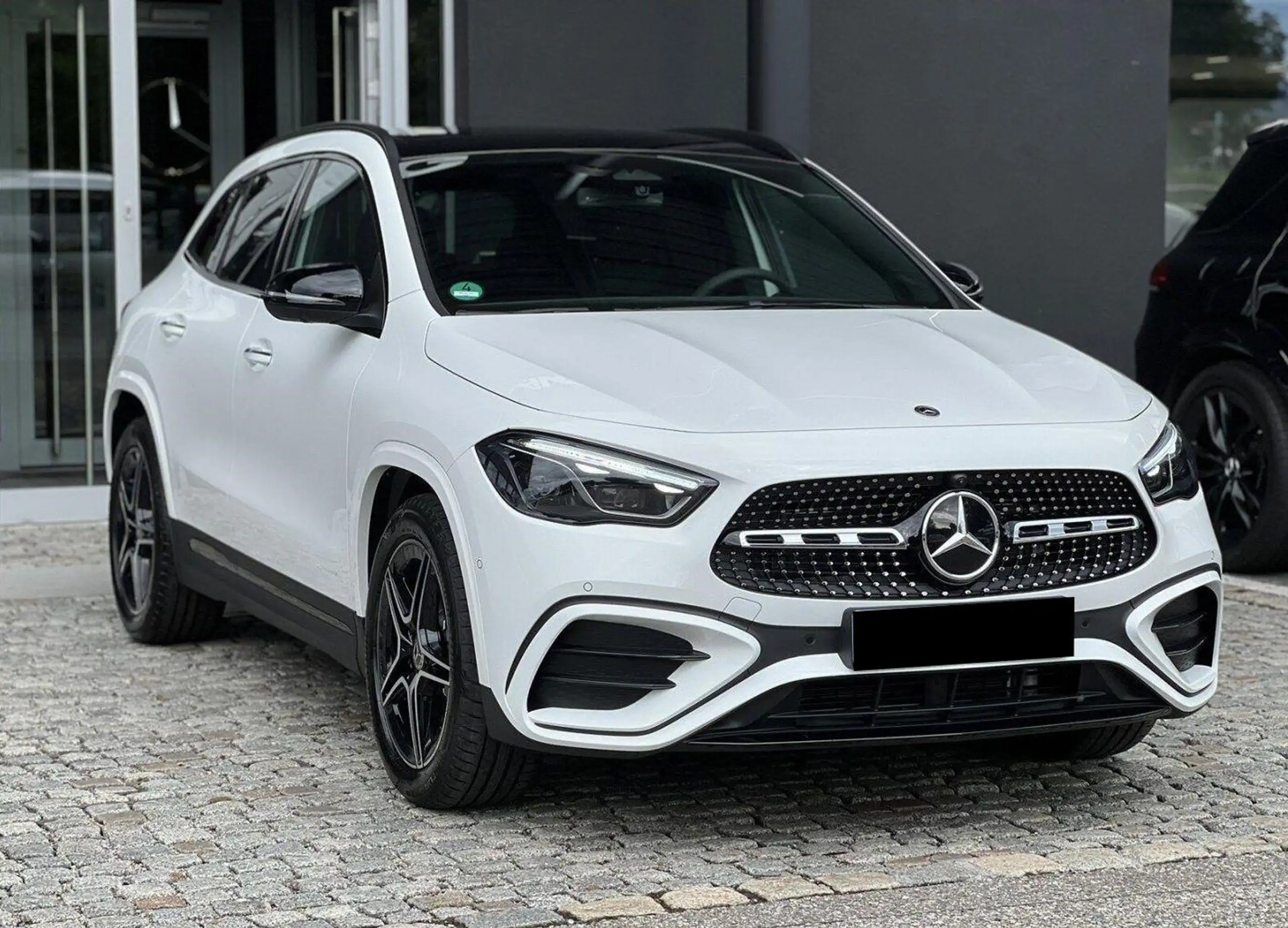 Mercedes-Benz - CLA 200