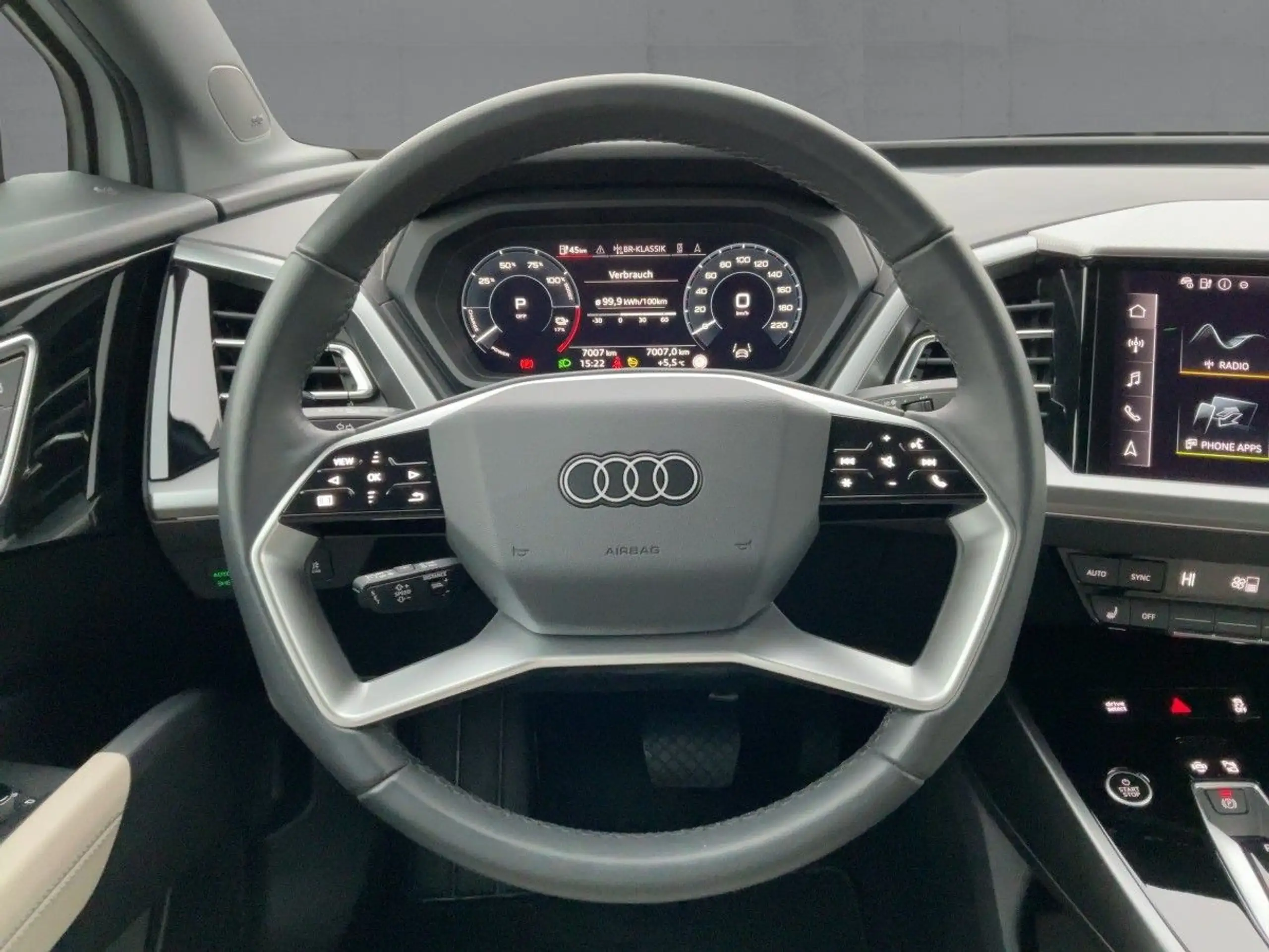 Audi - Q4 e-tron