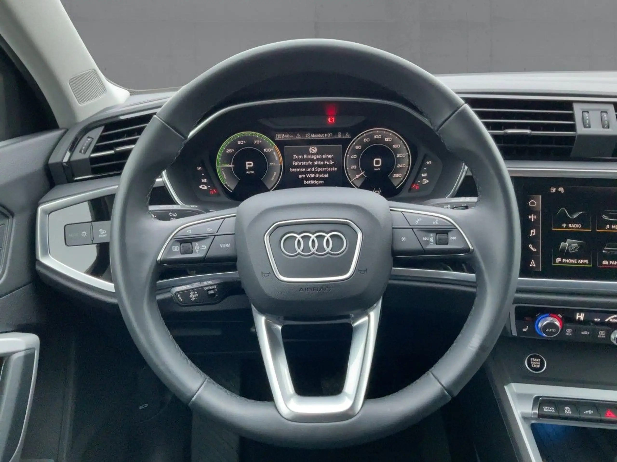 Audi - Q3