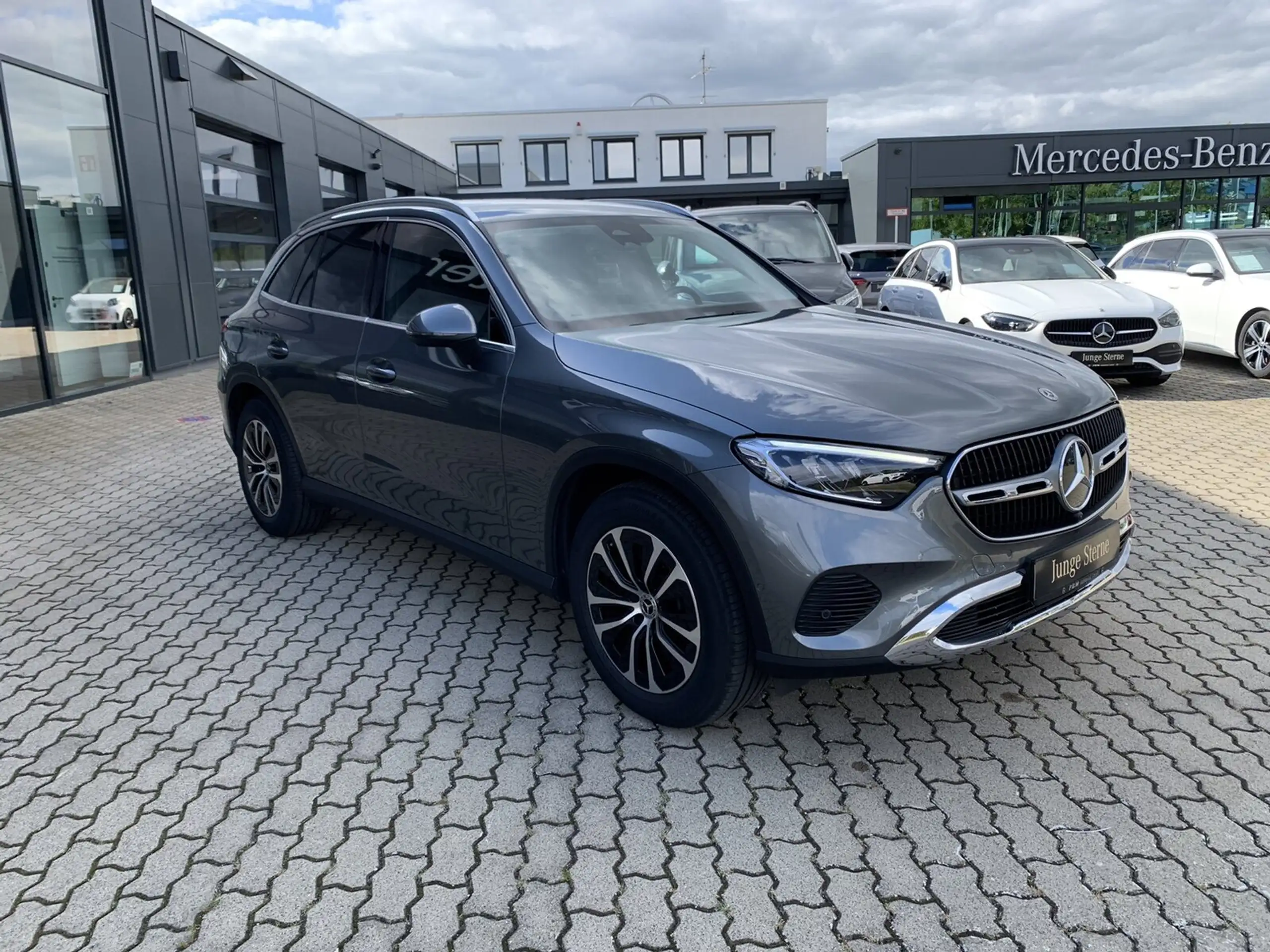 Mercedes-Benz - GLC 200