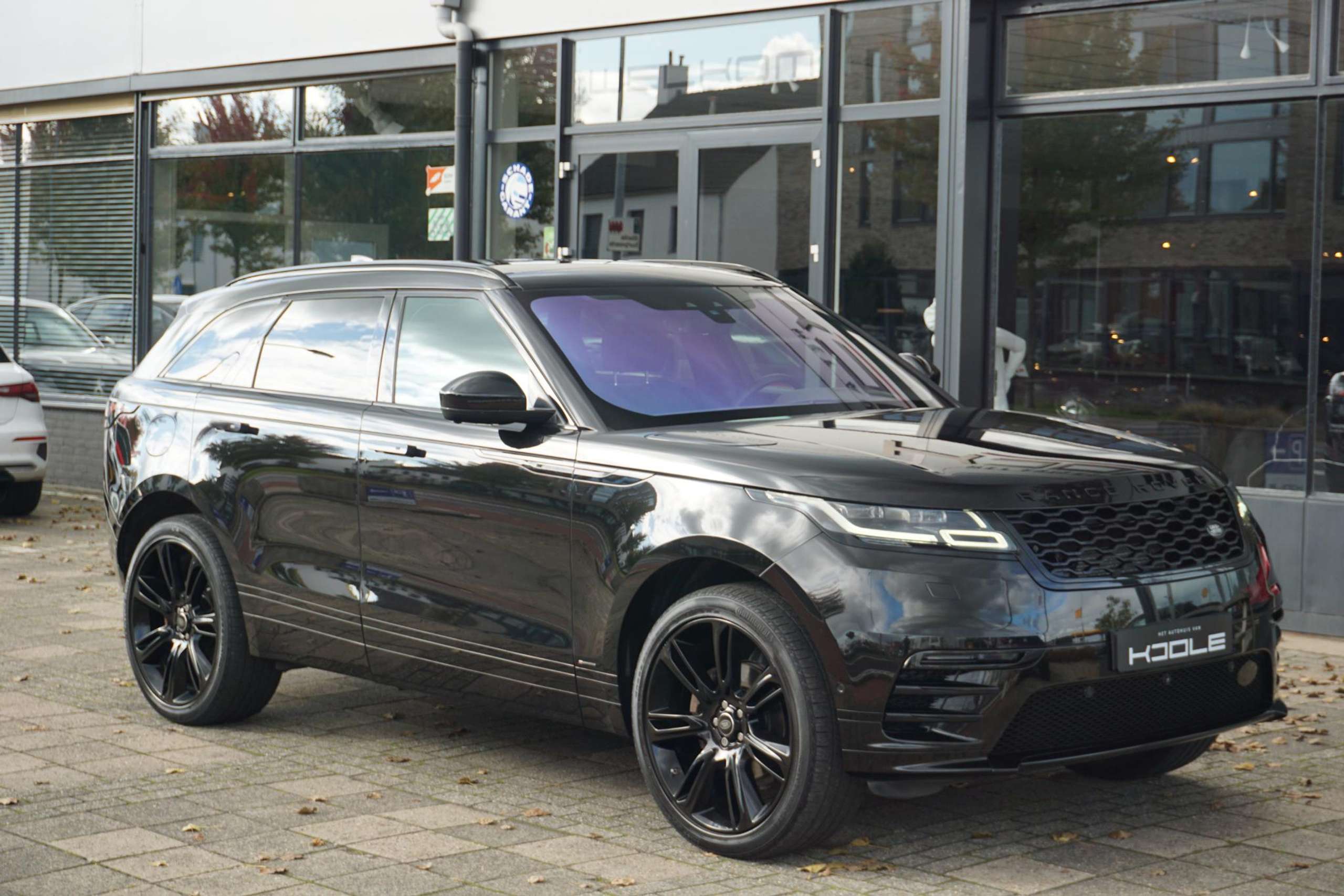 Land Rover - Range Rover Velar