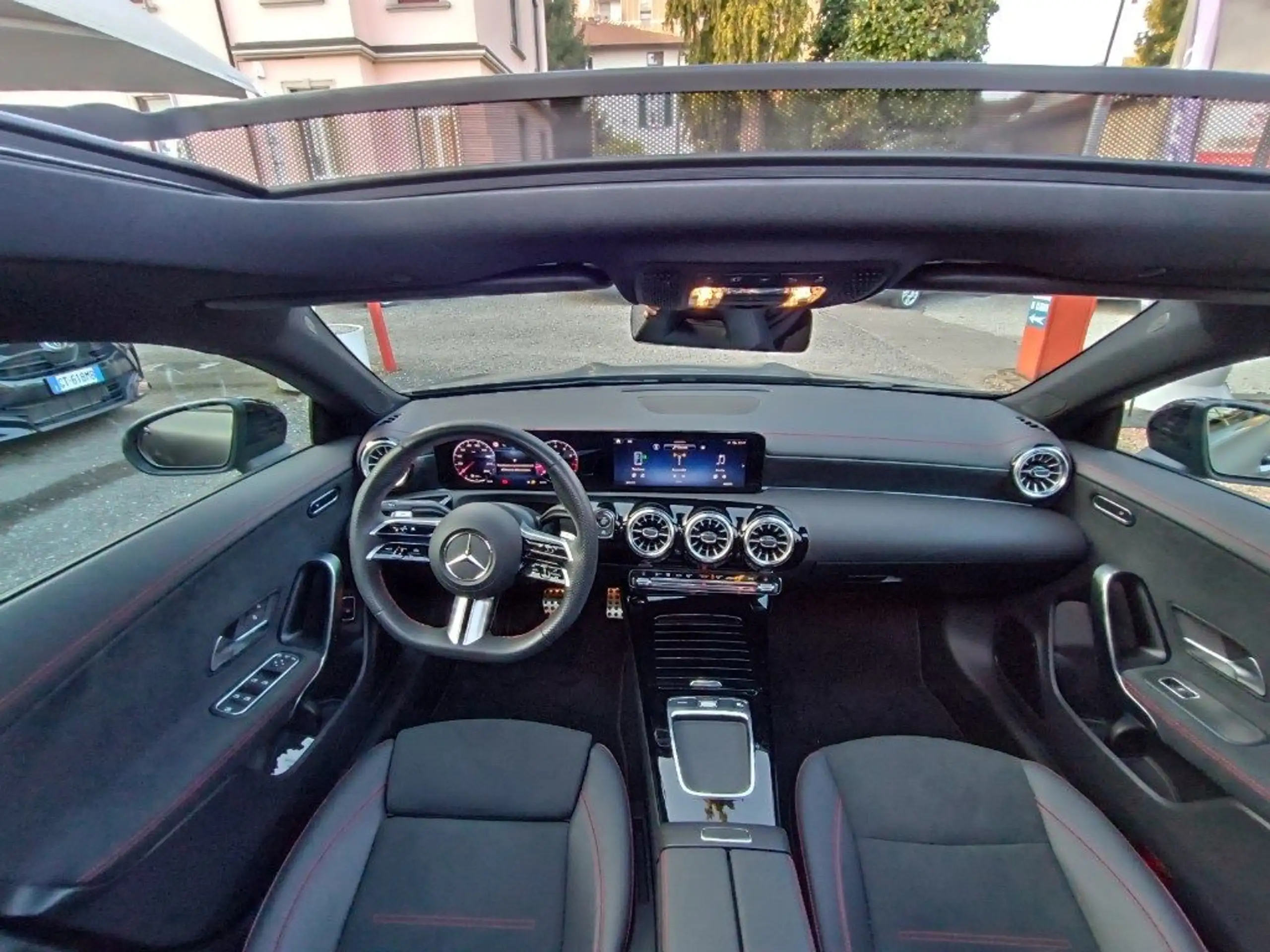 Mercedes-Benz - CLA 250