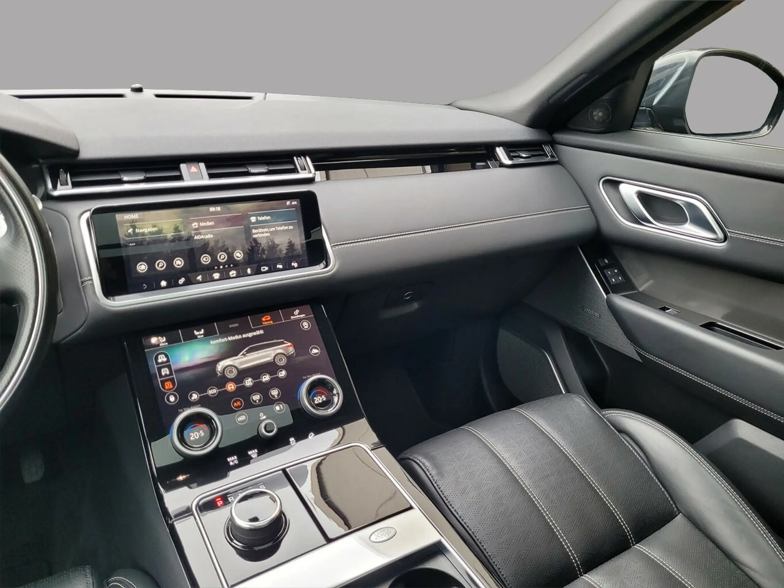 Land Rover - Range Rover Velar