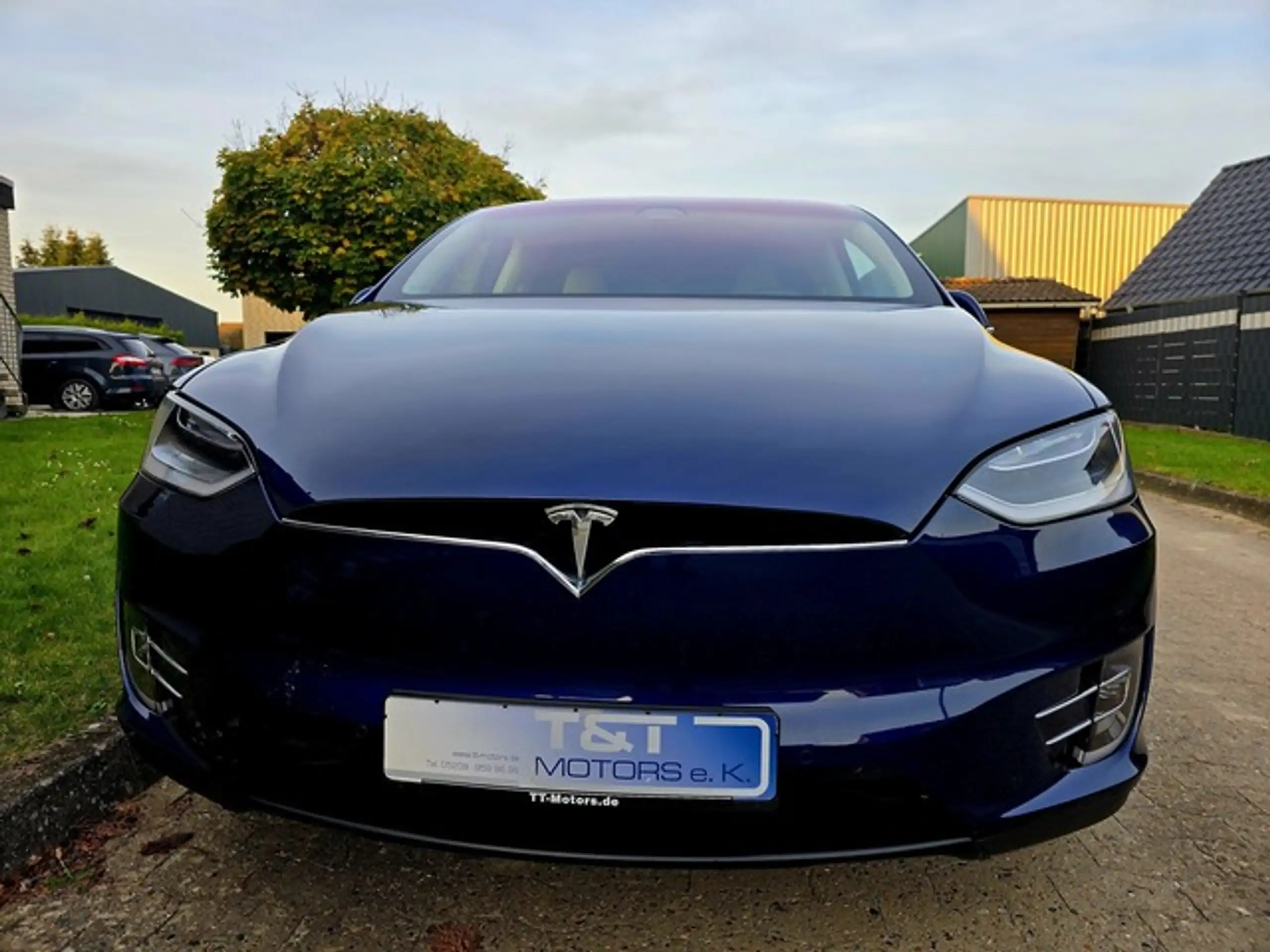 Tesla - Model X