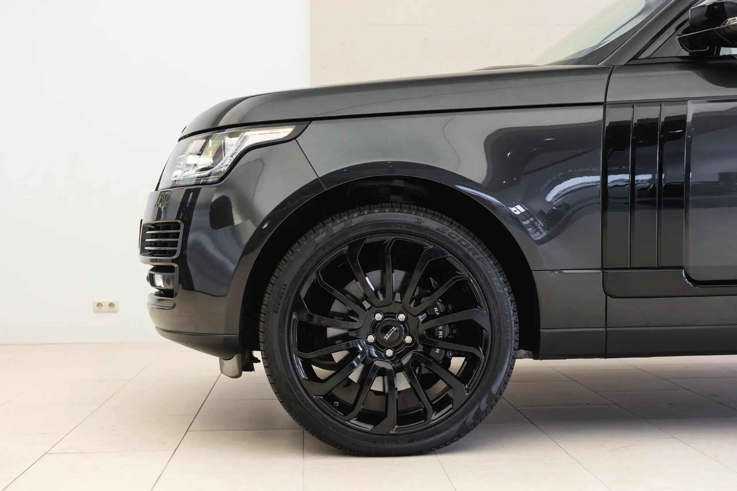 Land Rover - Range Rover