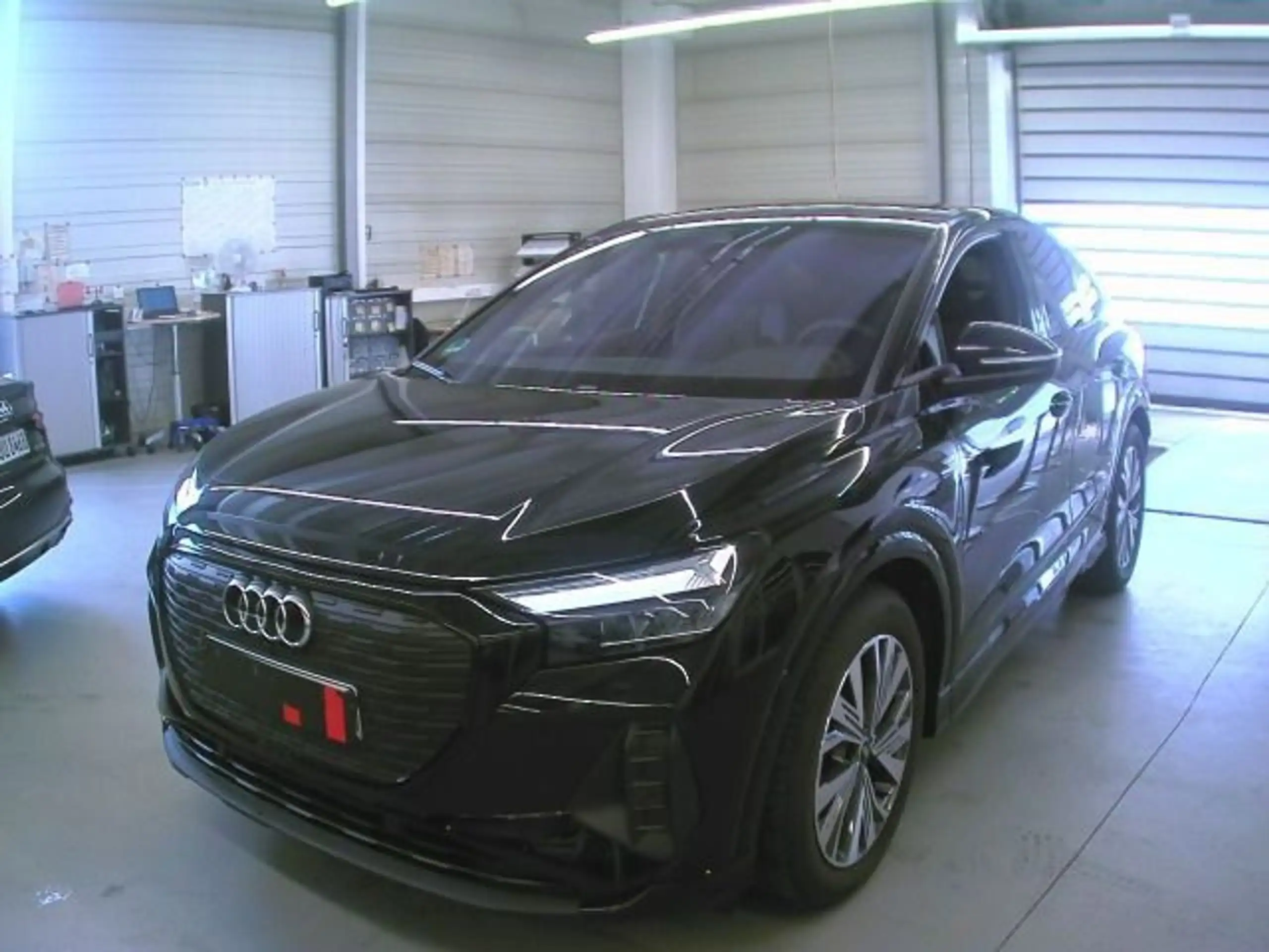 Audi - Q4 e-tron