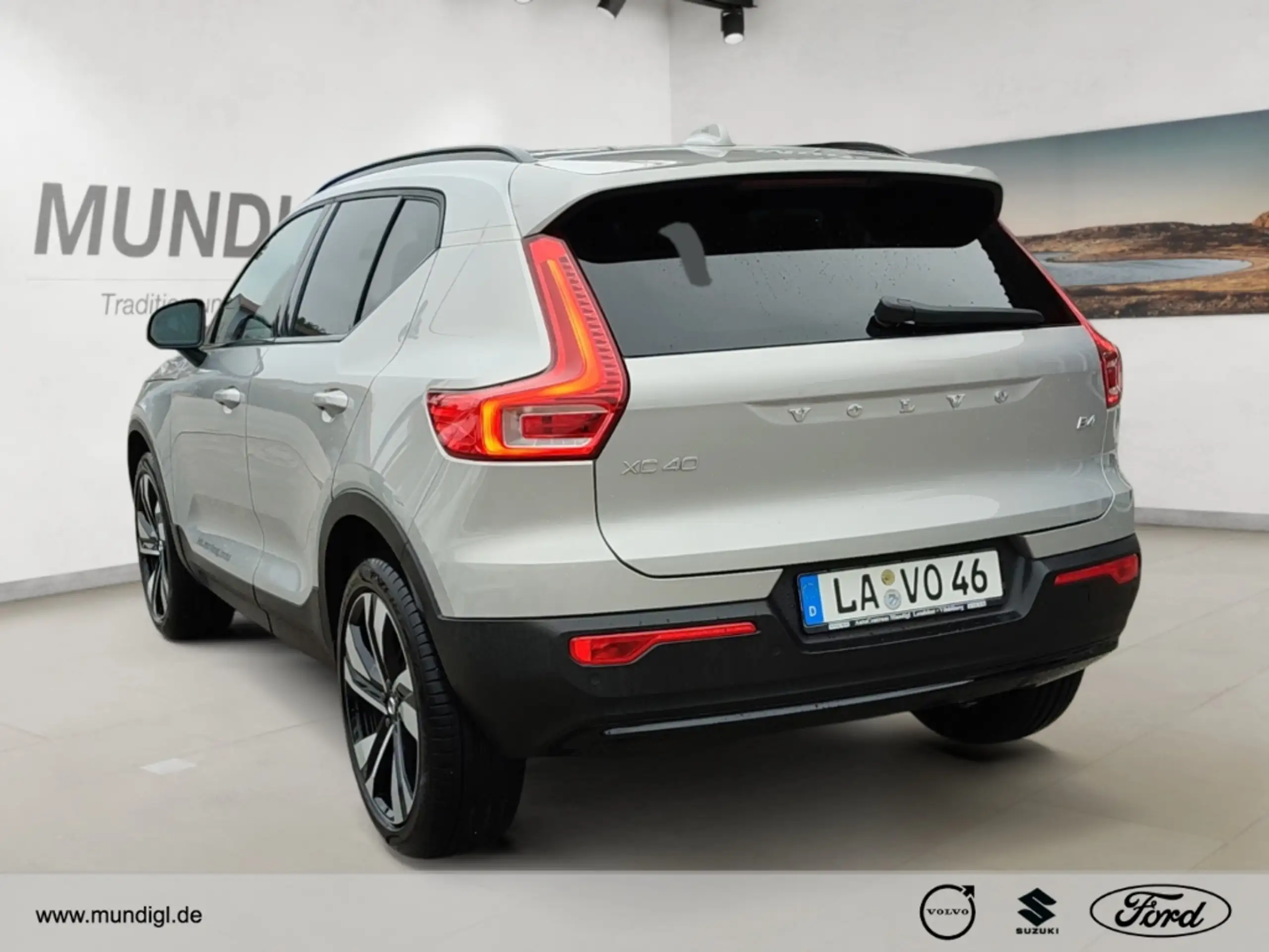 Volvo - XC40