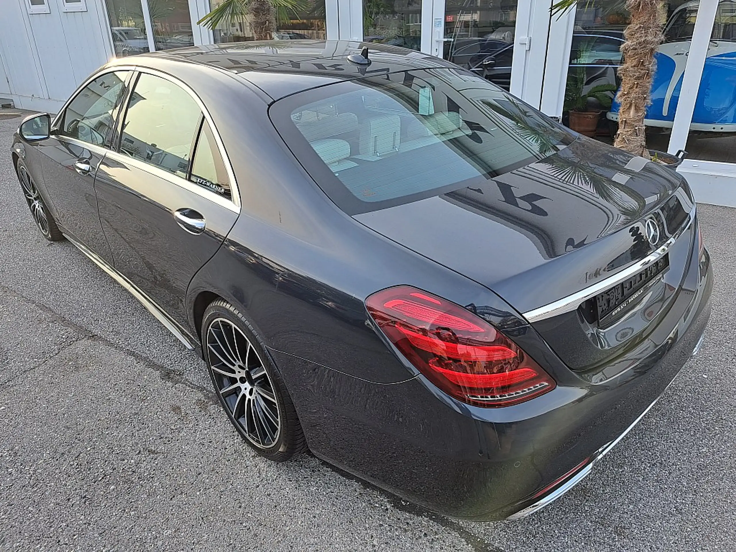 Mercedes-Benz - S 400