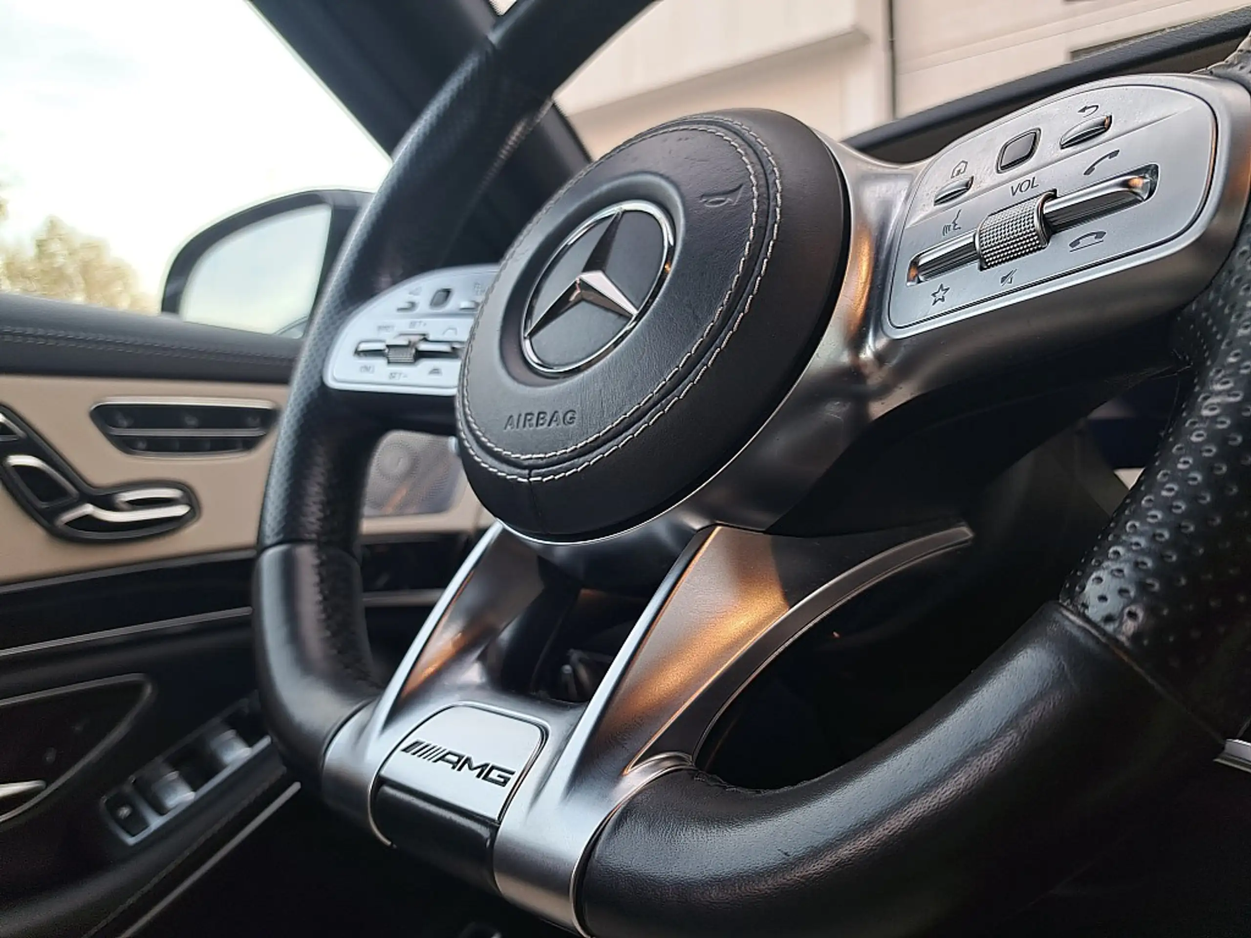 Mercedes-Benz - S 400