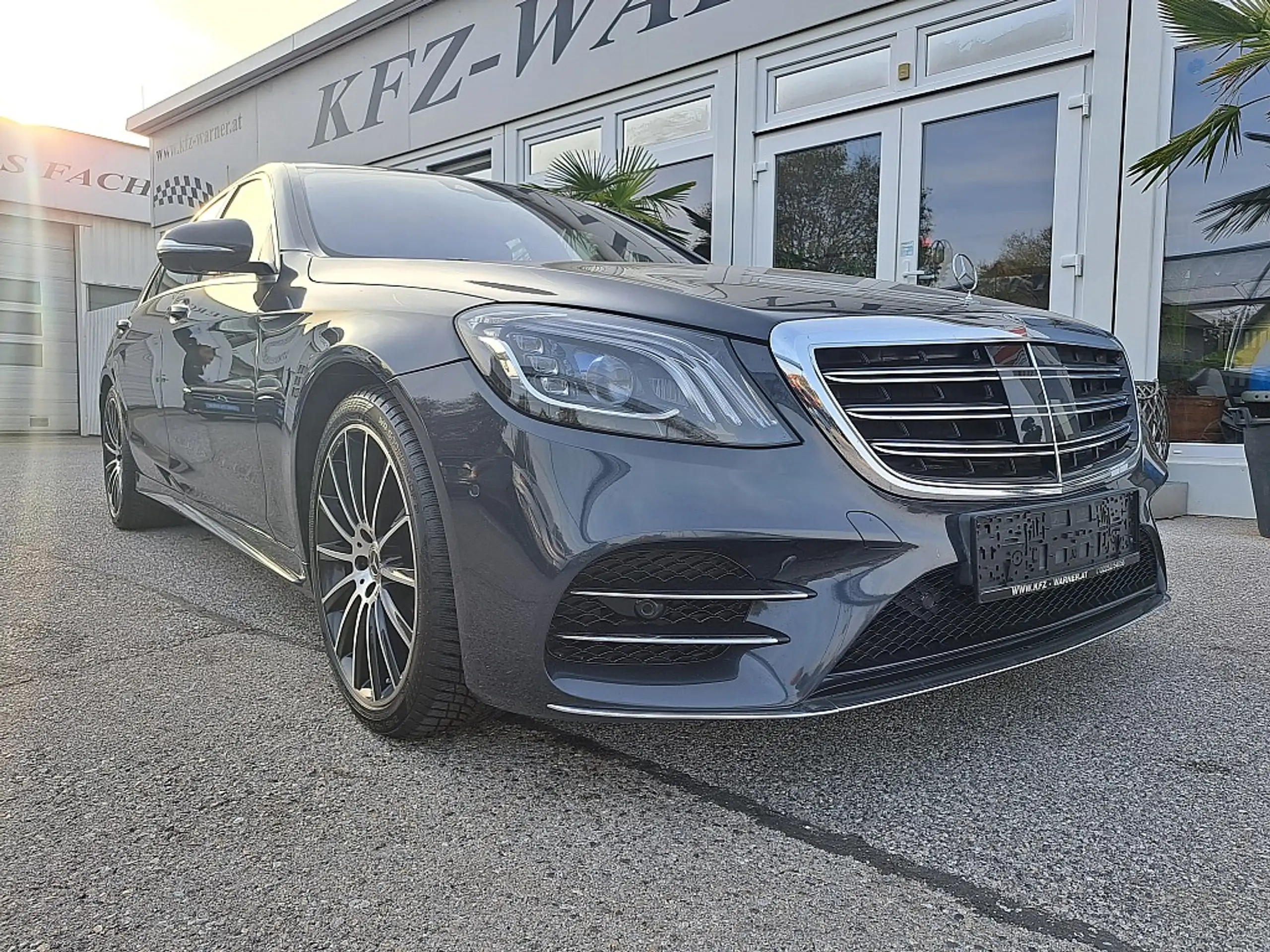 Mercedes-Benz - S 400