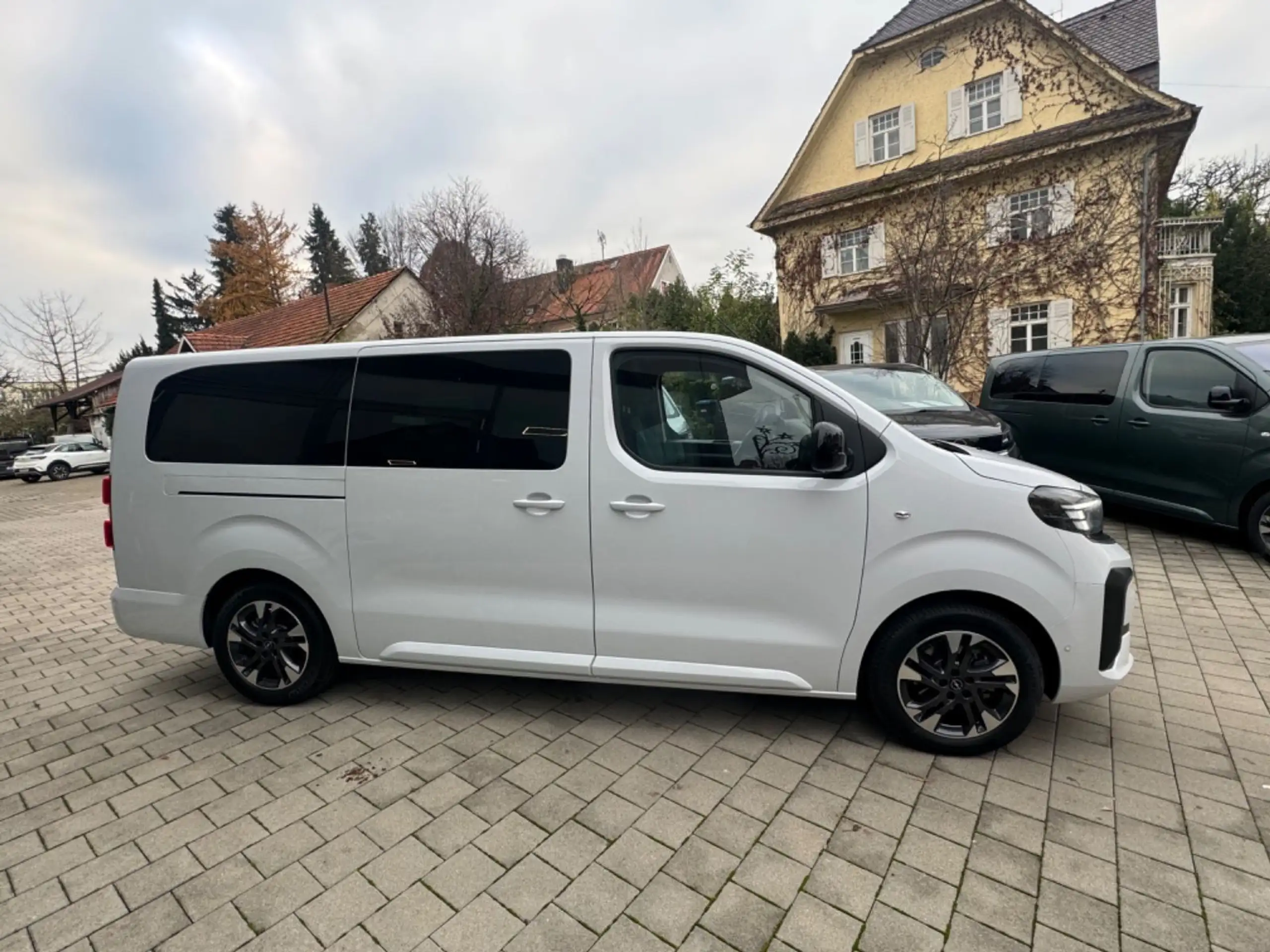 Opel - Zafira Life